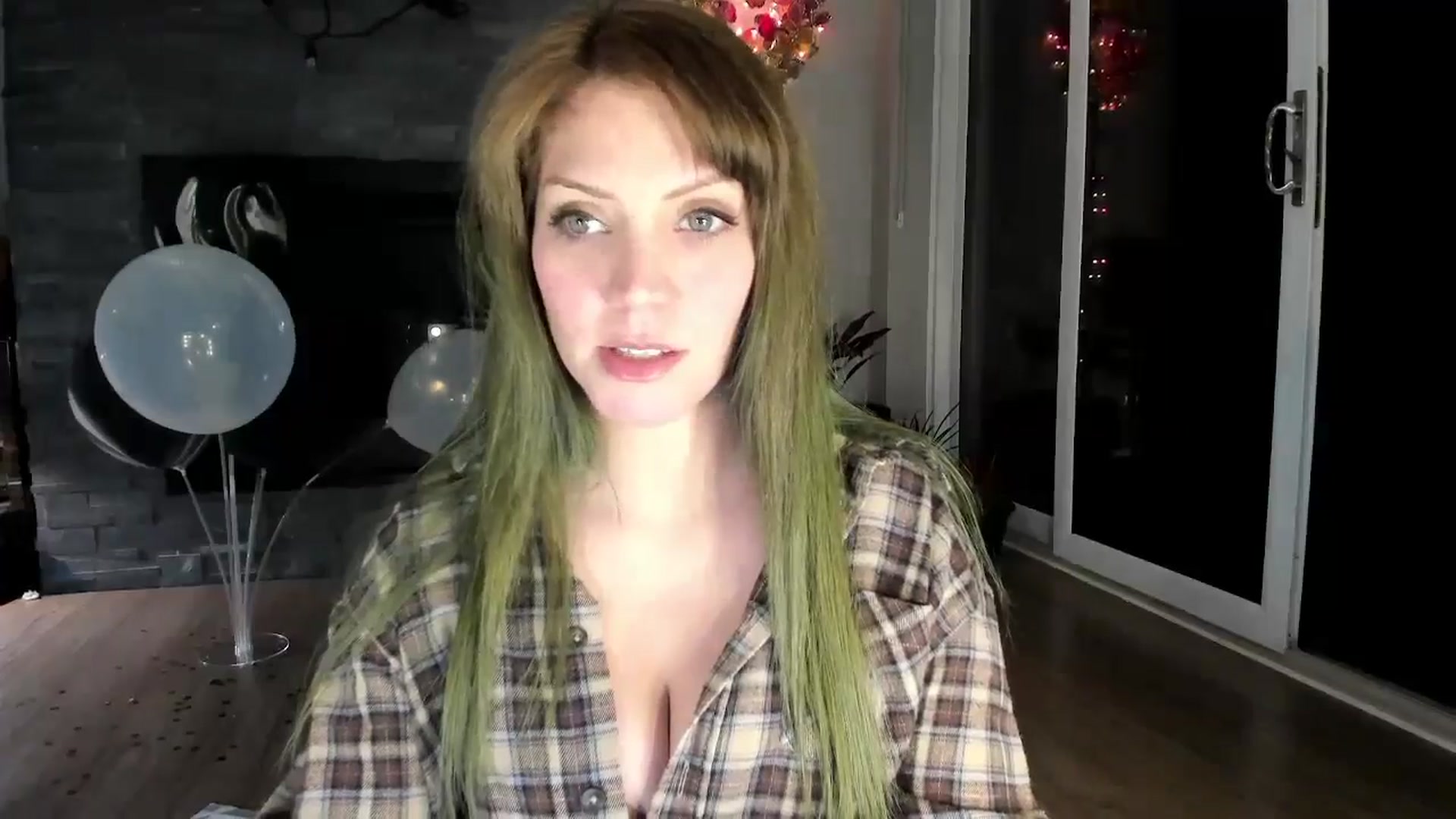 Gallery image thumbnail from Laurel's myfreecams stream on, 10/06/2024, 05:35 image 6 of 20
