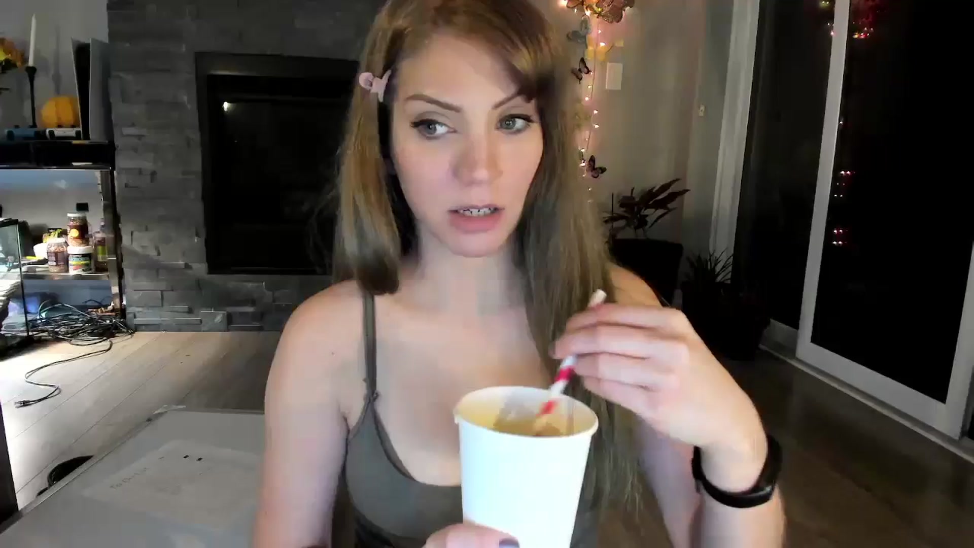 Gallery image thumbnail from Laurel's myfreecams stream on, 10/09/2024, 04:32 image 4 of 20