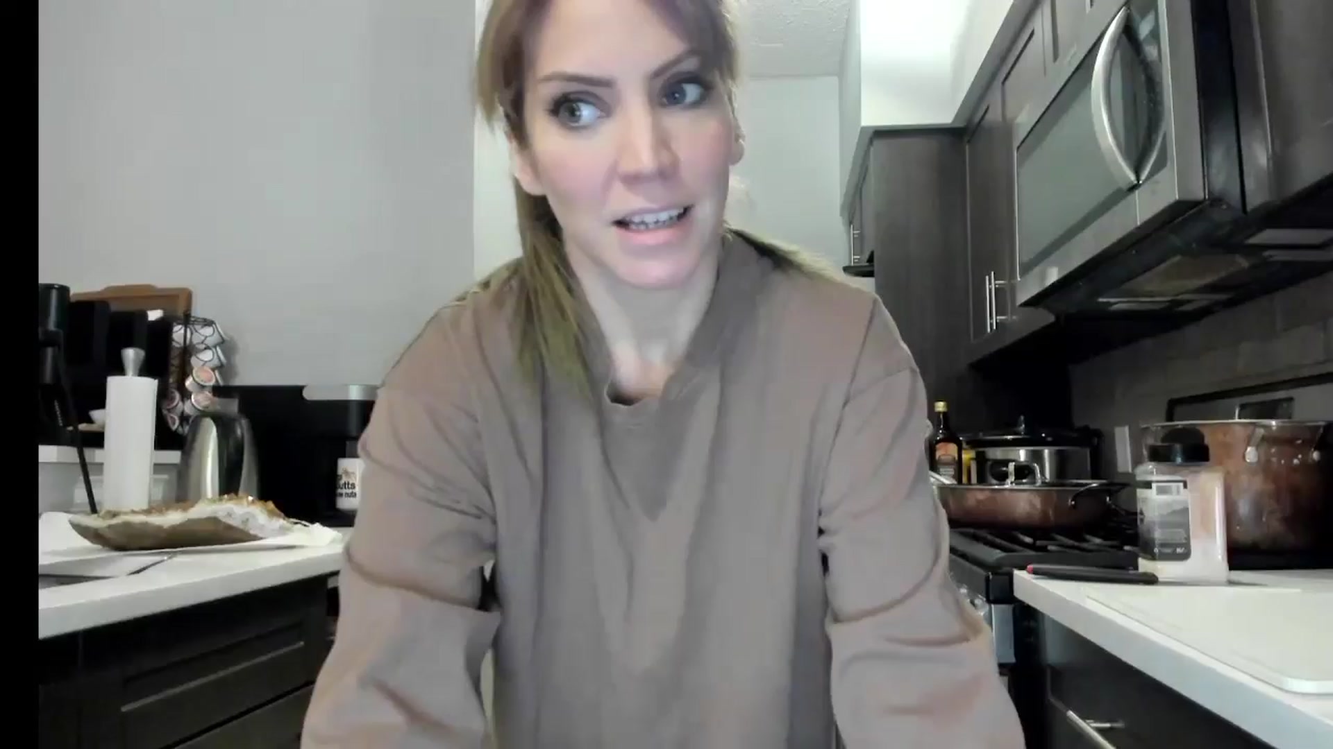 Gallery image thumbnail from Laurel's myfreecams stream on, 10/21/2024, 04:10 image 1 of 20