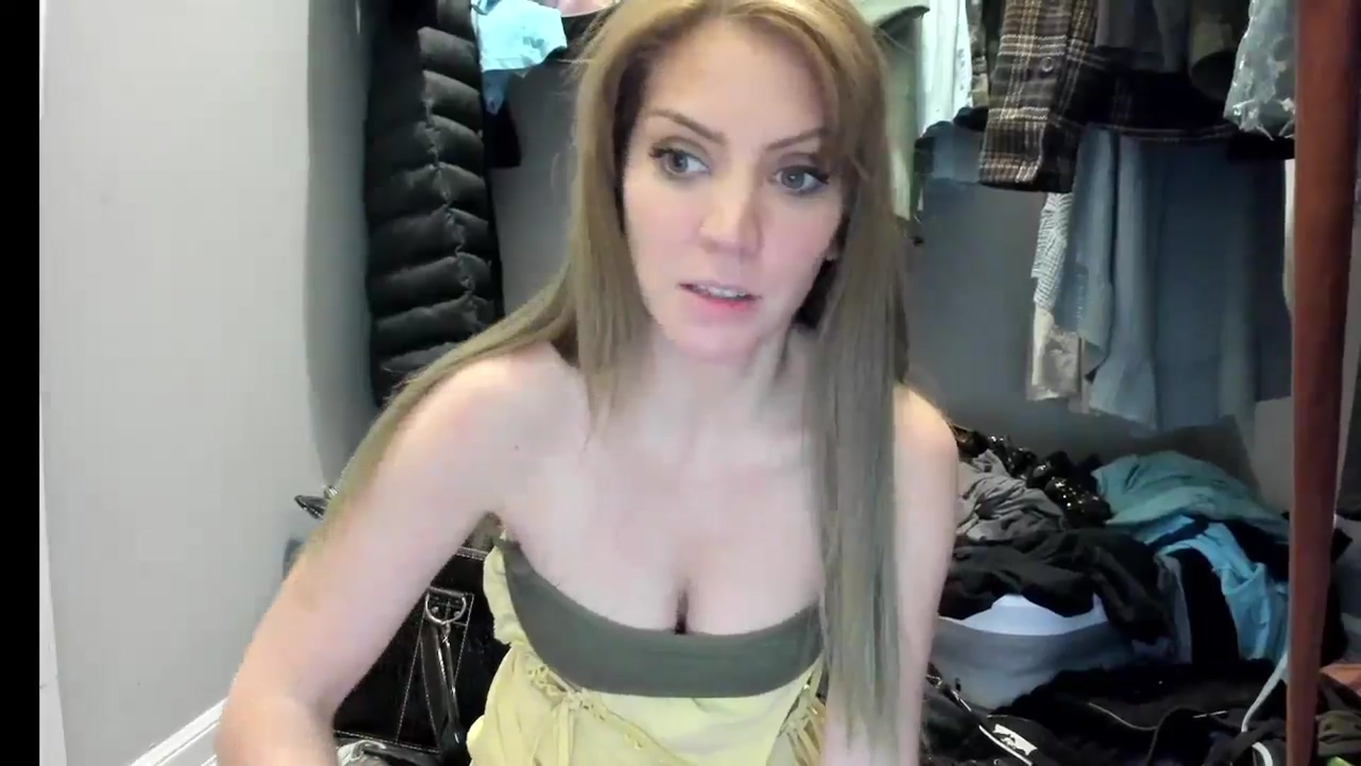 Gallery image thumbnail from Laurel's myfreecams stream on, 10/21/2024, 04:10 image 20 of 20