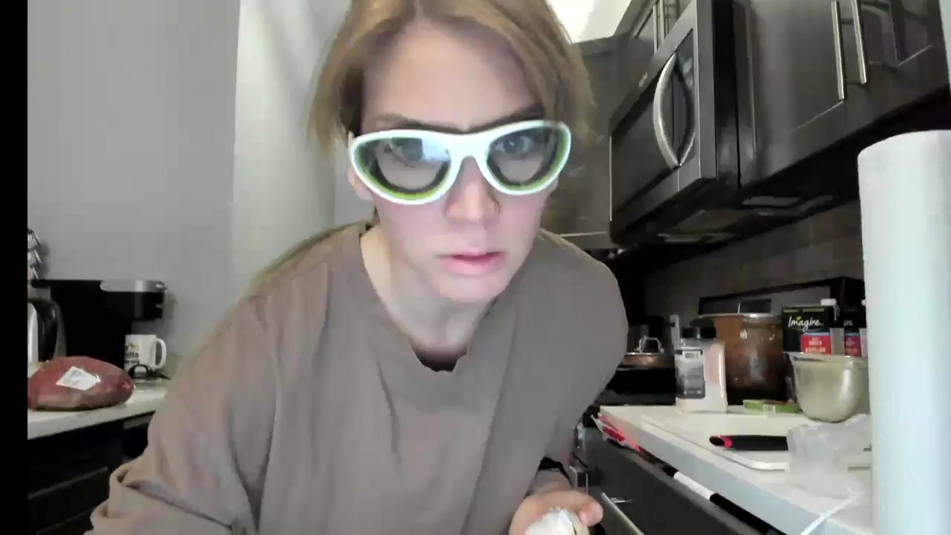 Gallery image thumbnail from Laurel's myfreecams stream on, 10/21/2024, 04:10 image 5 of 20