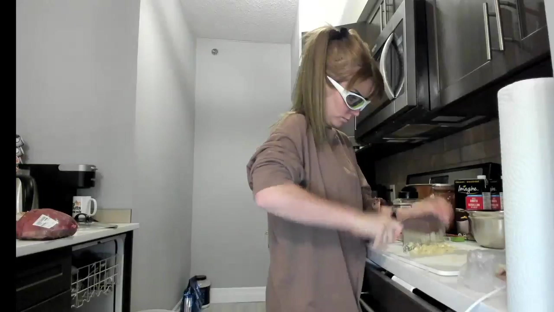 Gallery image thumbnail from Laurel's myfreecams stream on, 10/21/2024, 04:10 image 6 of 20
