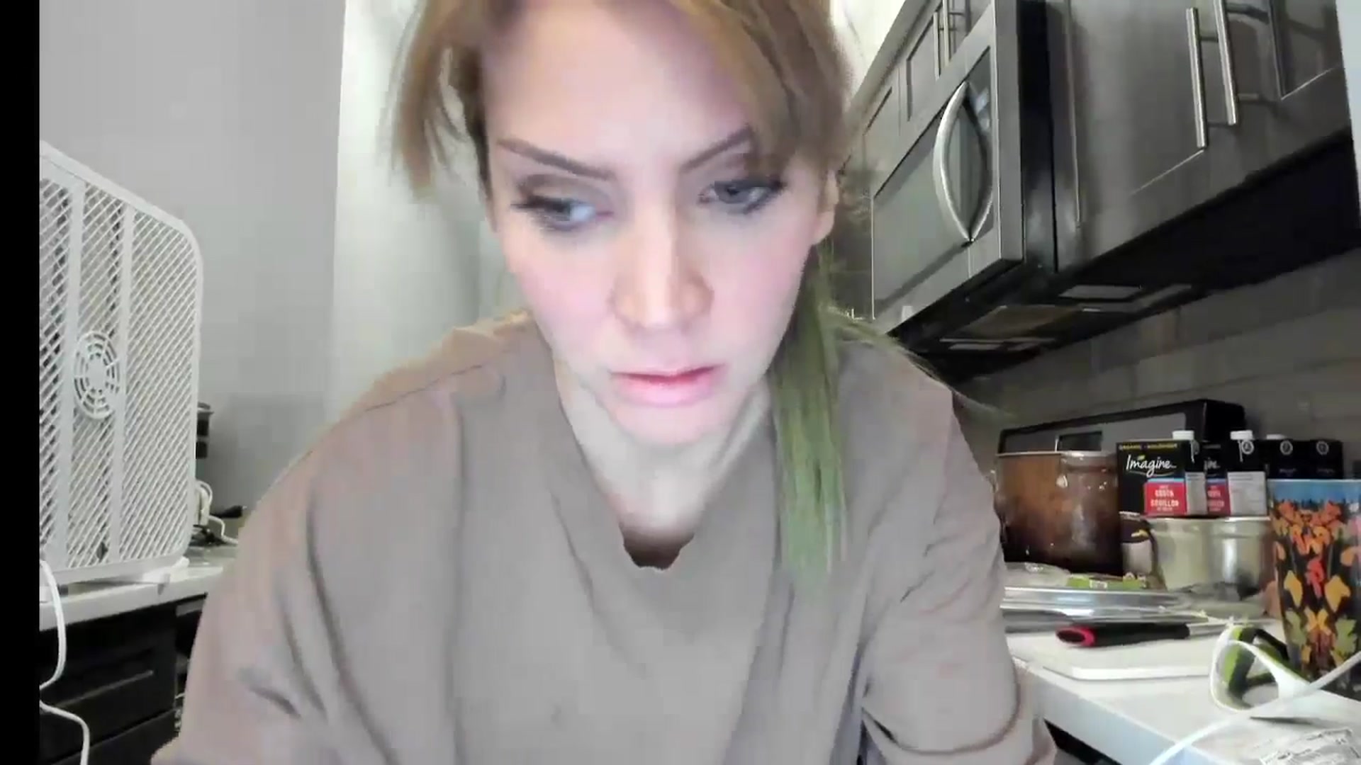 Gallery image thumbnail from Laurel's myfreecams stream on, 10/21/2024, 04:10 image 7 of 20