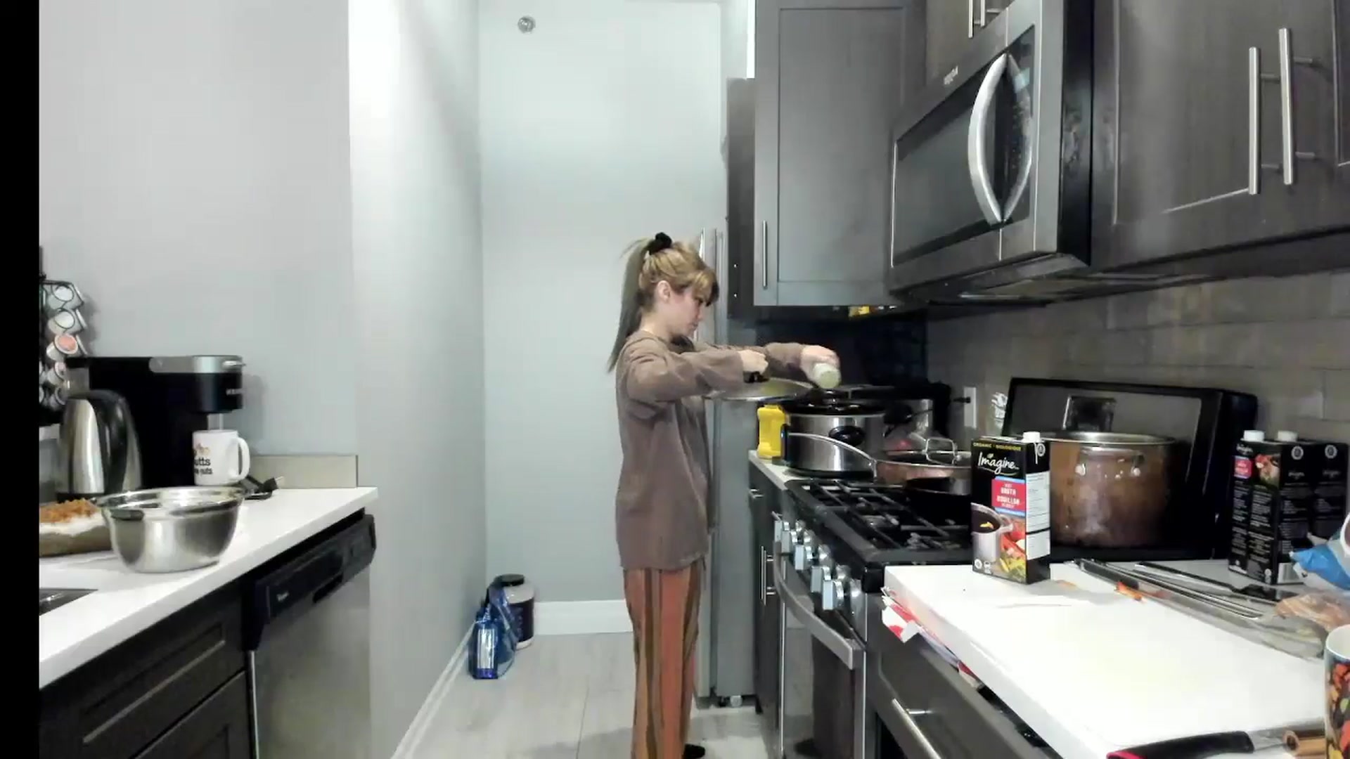 Gallery image thumbnail from Laurel's myfreecams stream on, 10/21/2024, 04:10 image 13 of 20