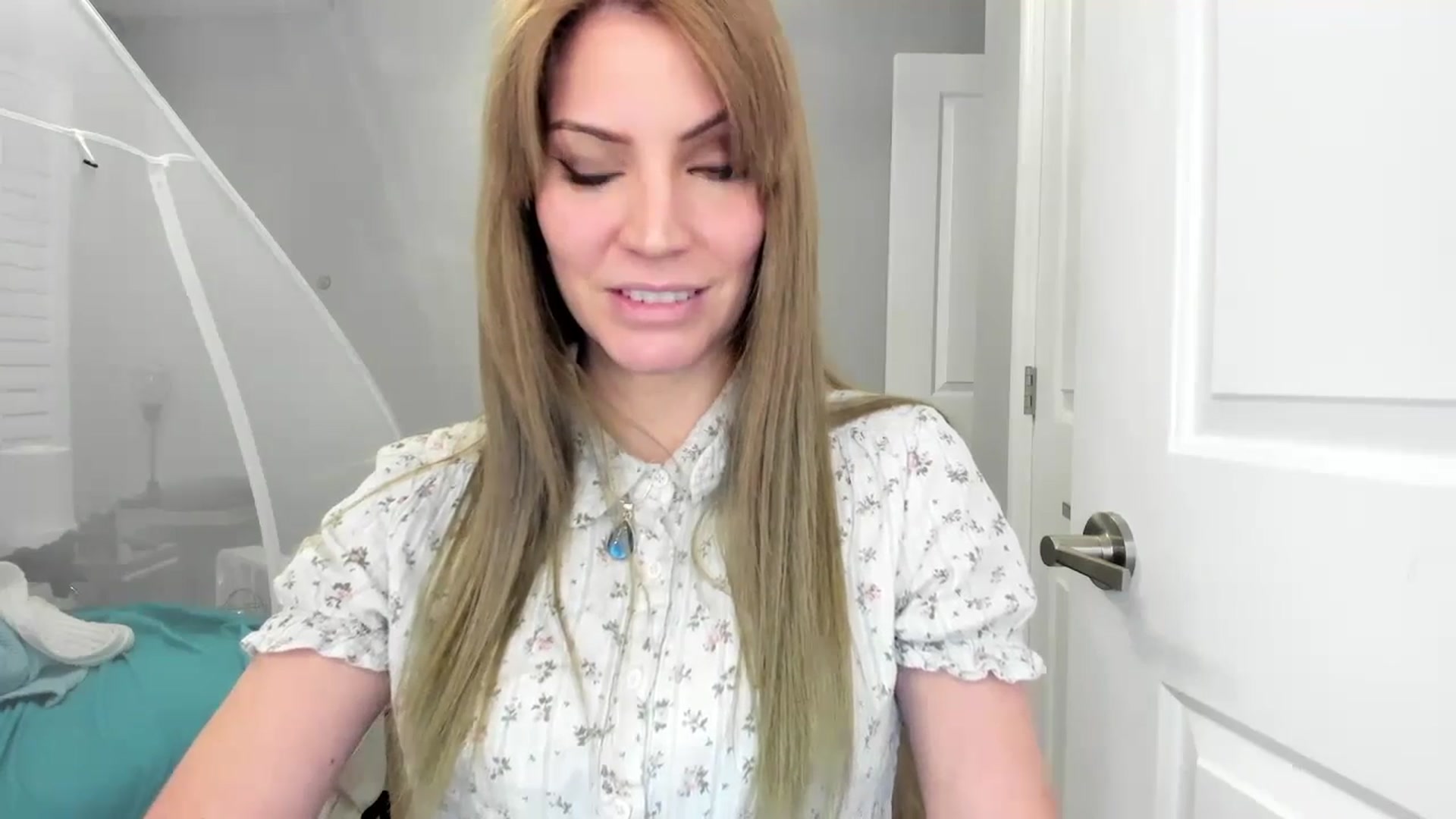 Gallery image thumbnail from Laurel's myfreecams stream on, 10/26/2024, 03:56 image 2 of 20