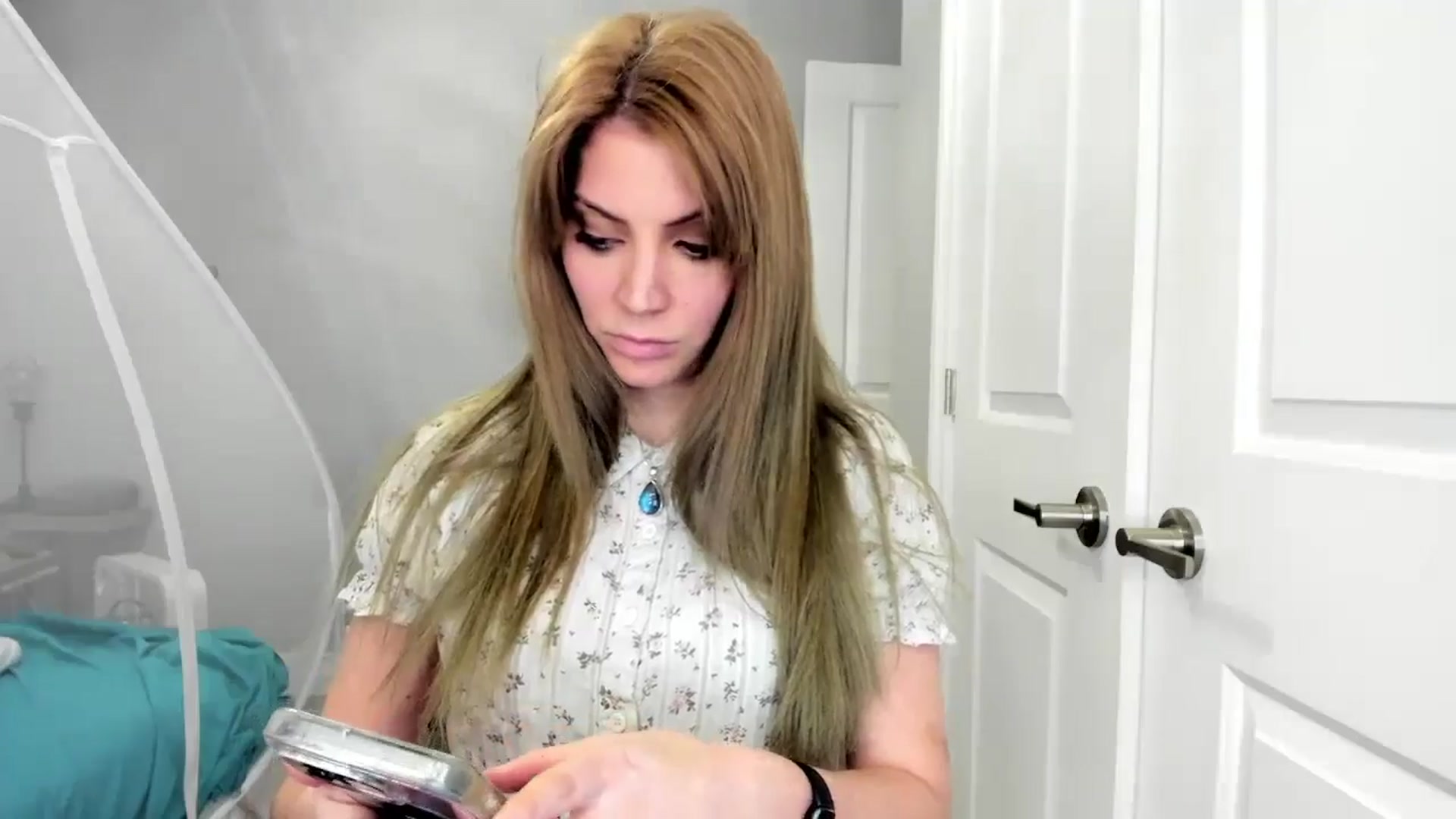 Gallery image thumbnail from Laurel's myfreecams stream on, 10/26/2024, 07:29 image 7 of 20
