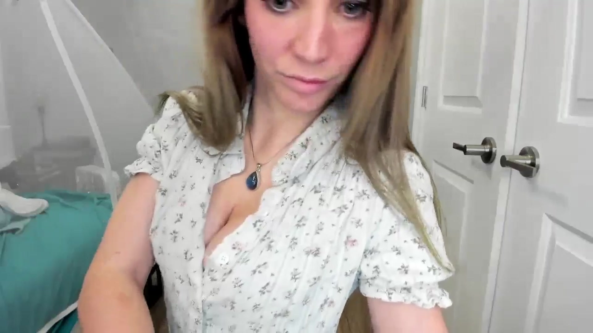Gallery image thumbnail from Laurel's myfreecams stream on, 10/26/2024, 08:55 image 2 of 20