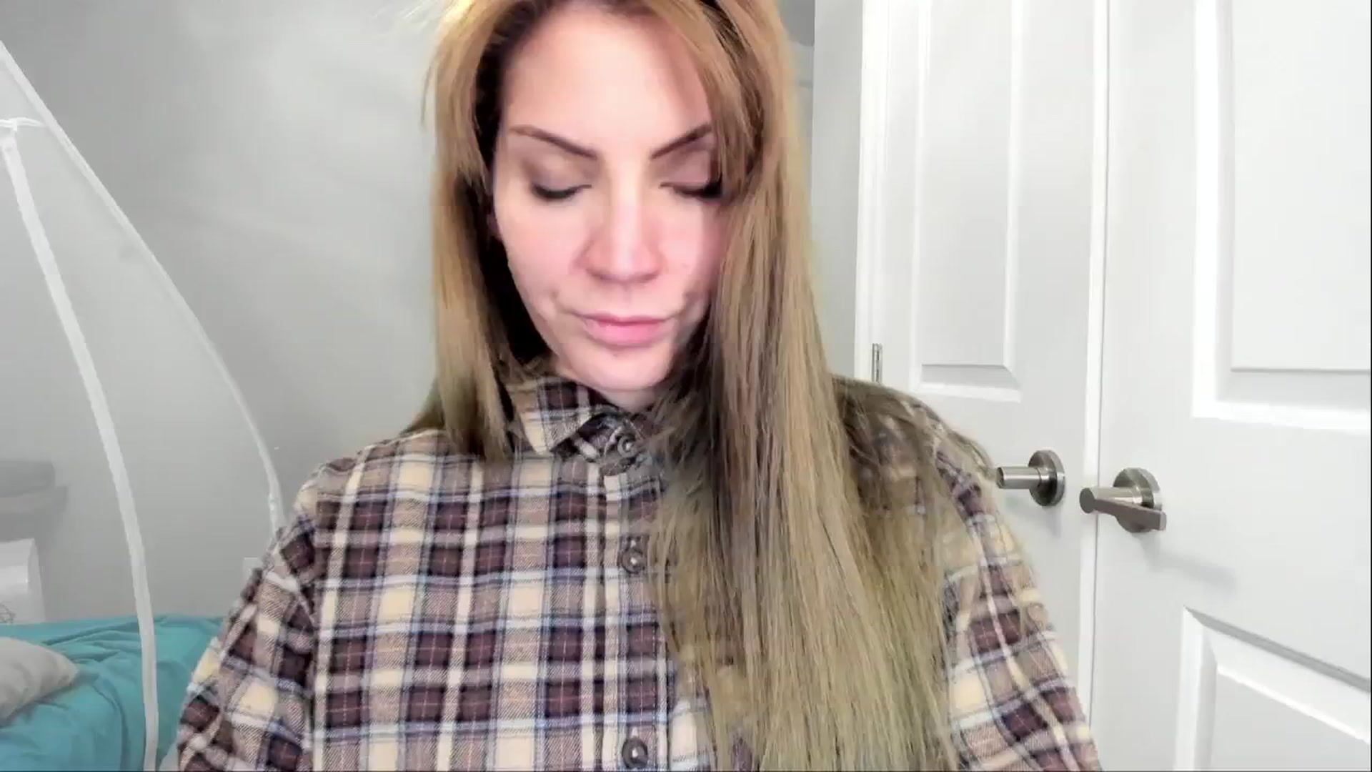 Gallery image thumbnail from Laurel's myfreecams stream on, 10/28/2024, 05:48 image 12 of 20