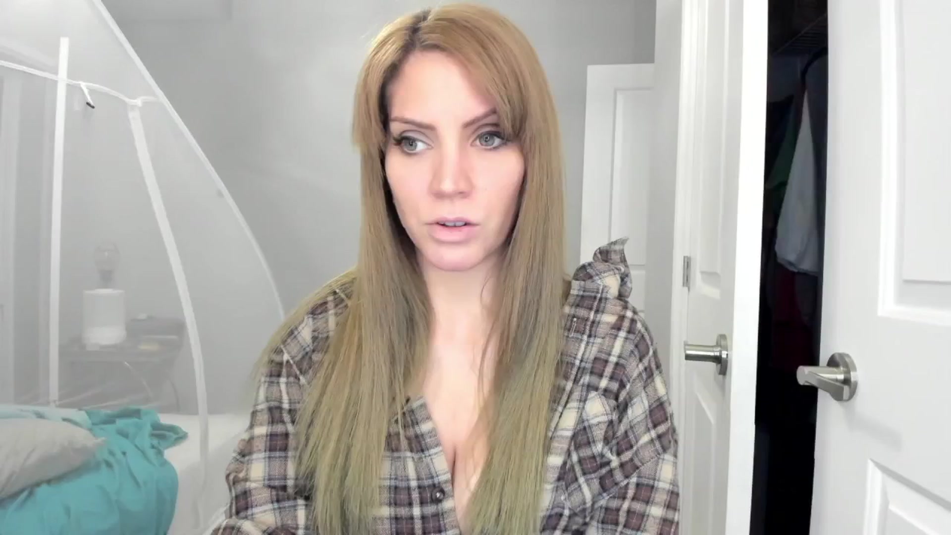 Gallery image thumbnail from Laurel's myfreecams stream on, 11/02/2024, 05:35 image 4 of 20