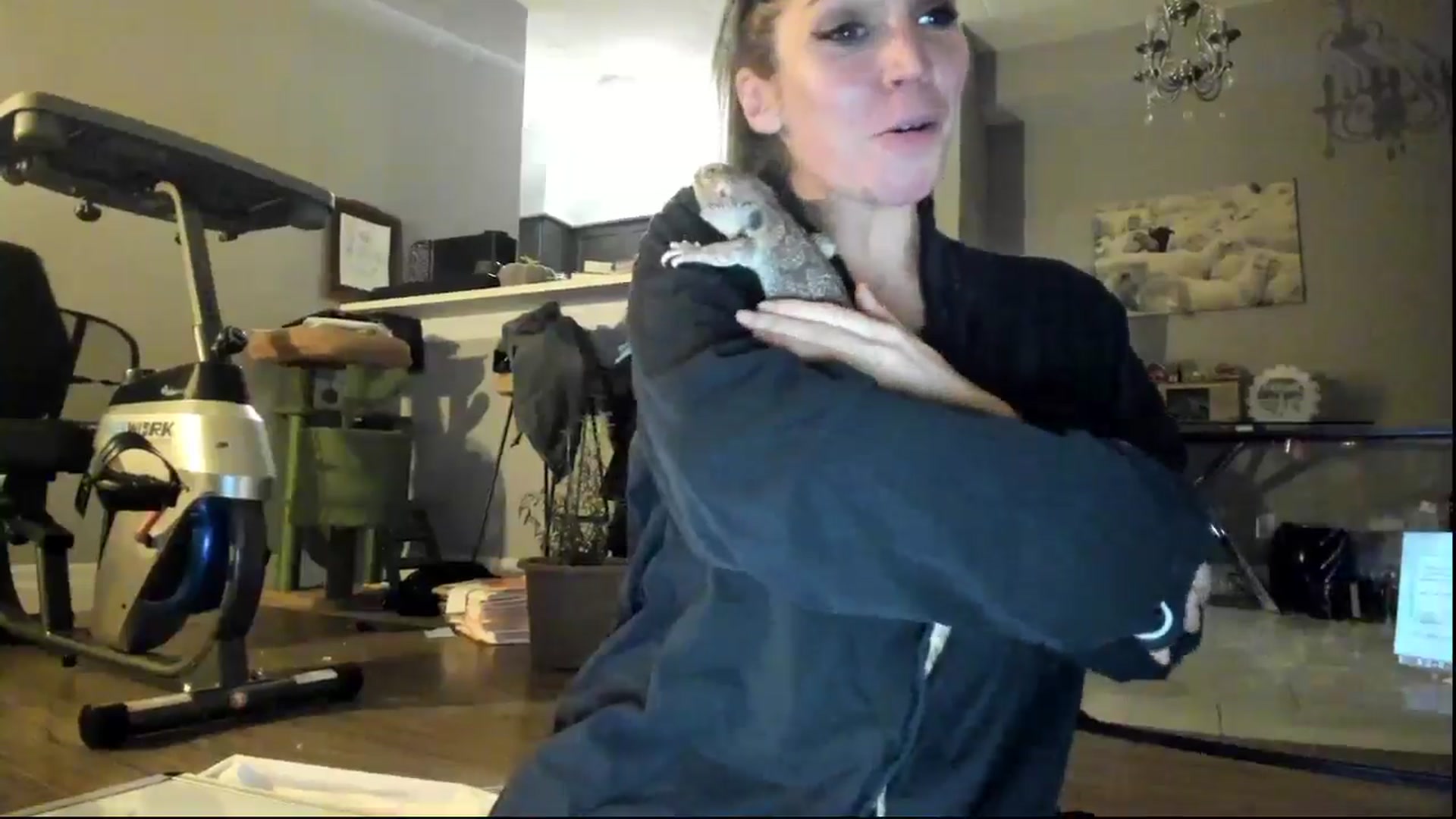 Gallery image thumbnail from Laurel's myfreecams stream on, 11/02/2024, 06:51 image 12 of 20