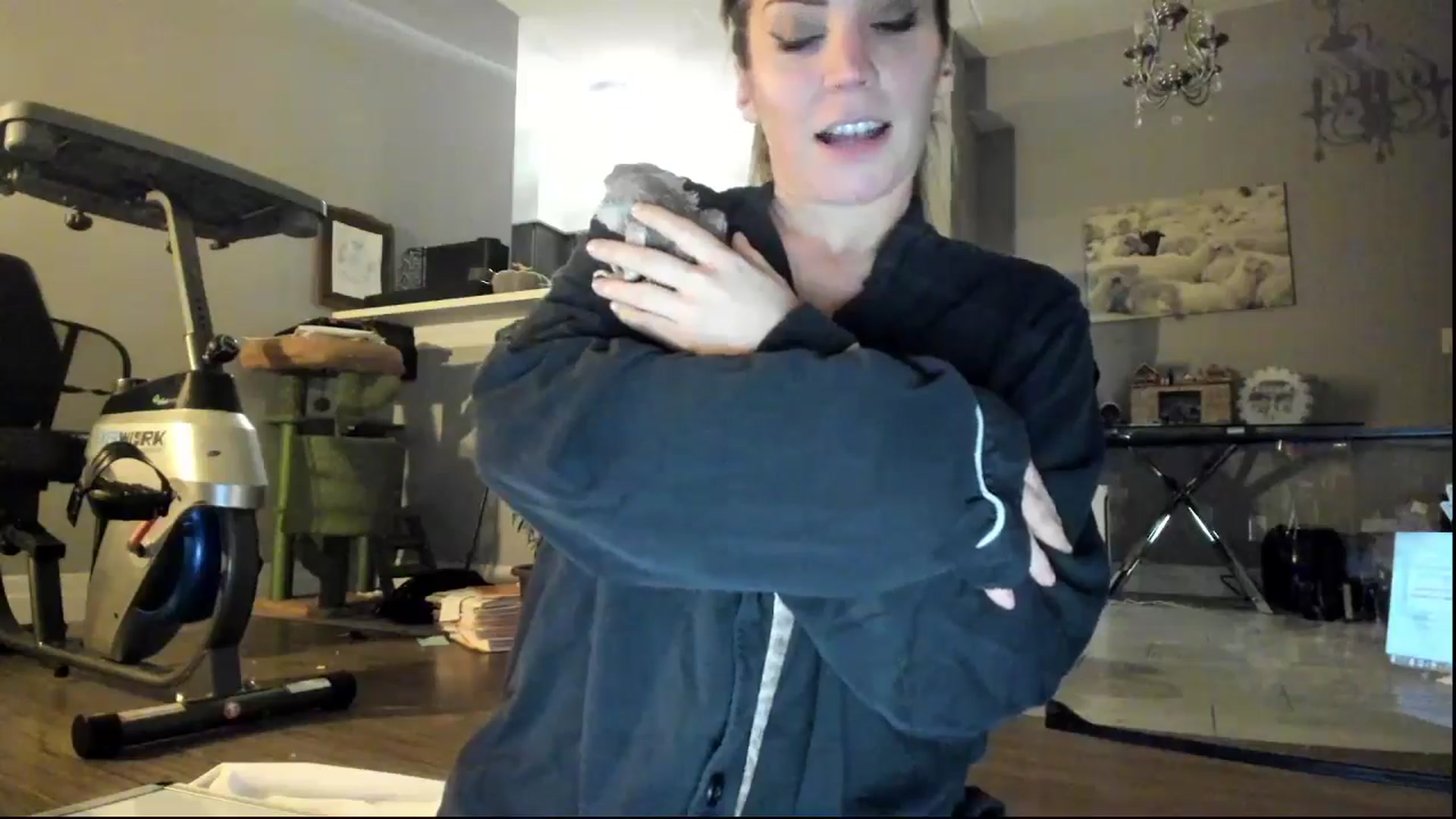 Gallery image thumbnail from Laurel's myfreecams stream on, 11/02/2024, 06:51 image 6 of 20