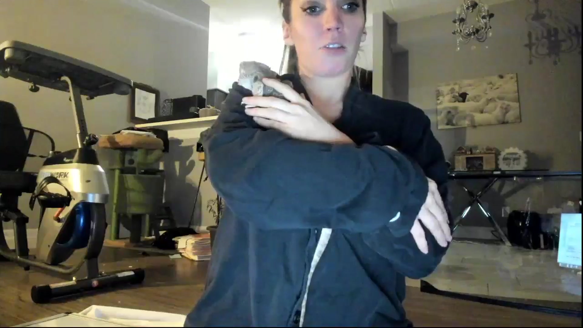 Gallery image thumbnail from Laurel's myfreecams stream on, 11/02/2024, 06:51 image 10 of 20