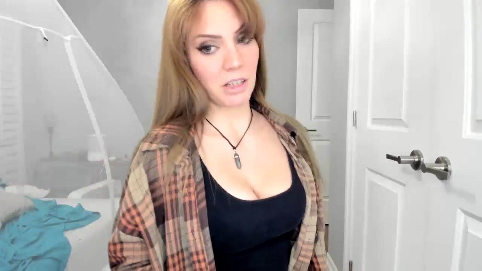 Gallery image thumbnail from Laurel's myfreecams stream on, 11/10/2024, 05:09 image 18 of 20