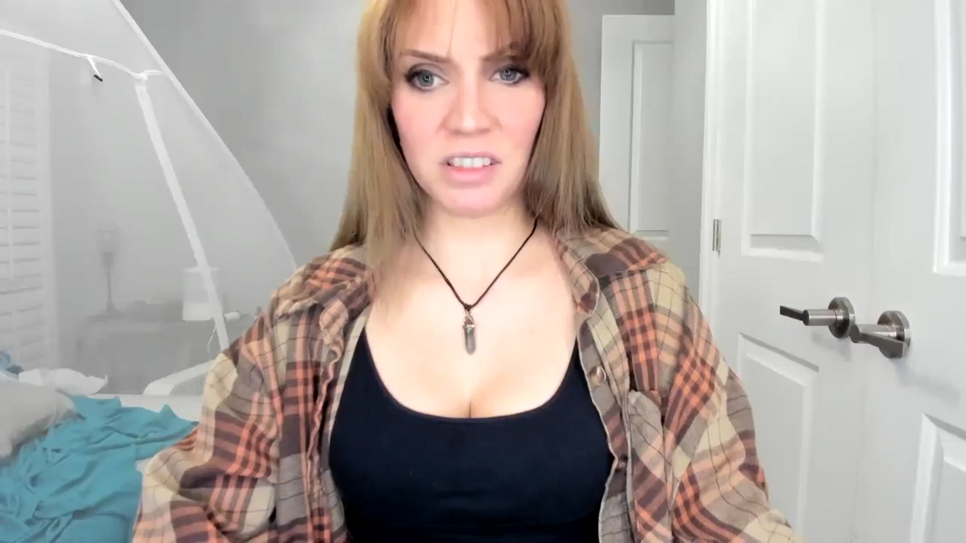 Gallery image thumbnail from Laurel's myfreecams stream on, 11/10/2024, 05:09 image 2 of 20