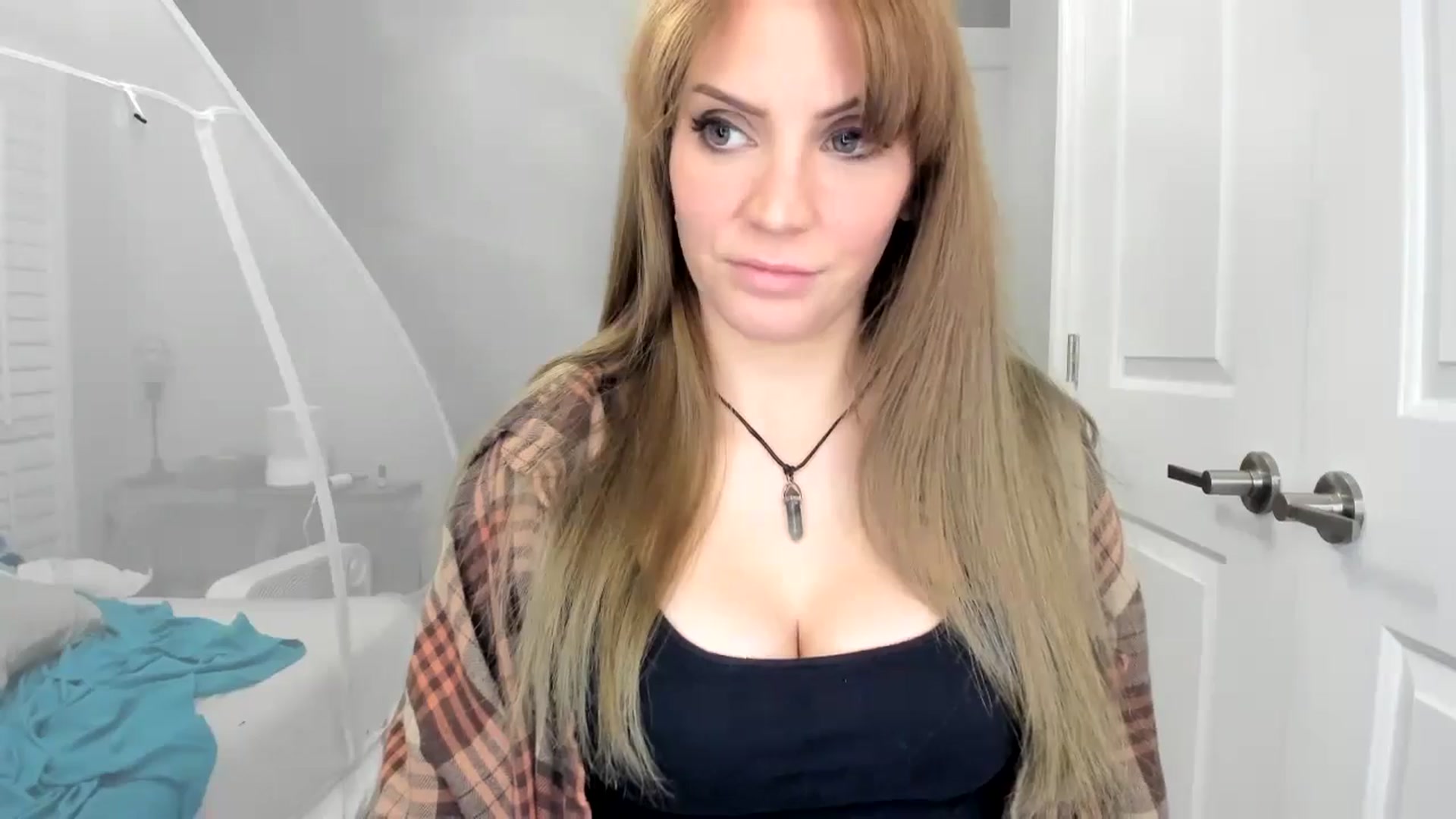 Gallery image thumbnail from Laurel's myfreecams stream on, 11/10/2024, 05:09 image 16 of 20