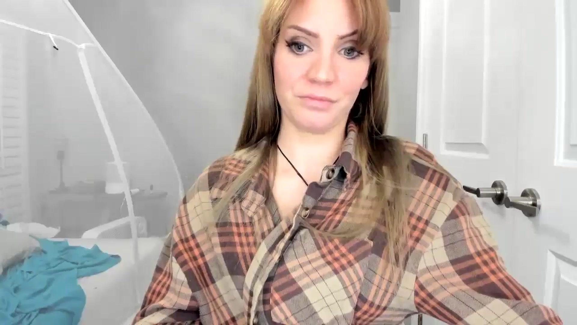 Gallery image thumbnail from Laurel's myfreecams stream on, 11/10/2024, 05:09 image 17 of 20
