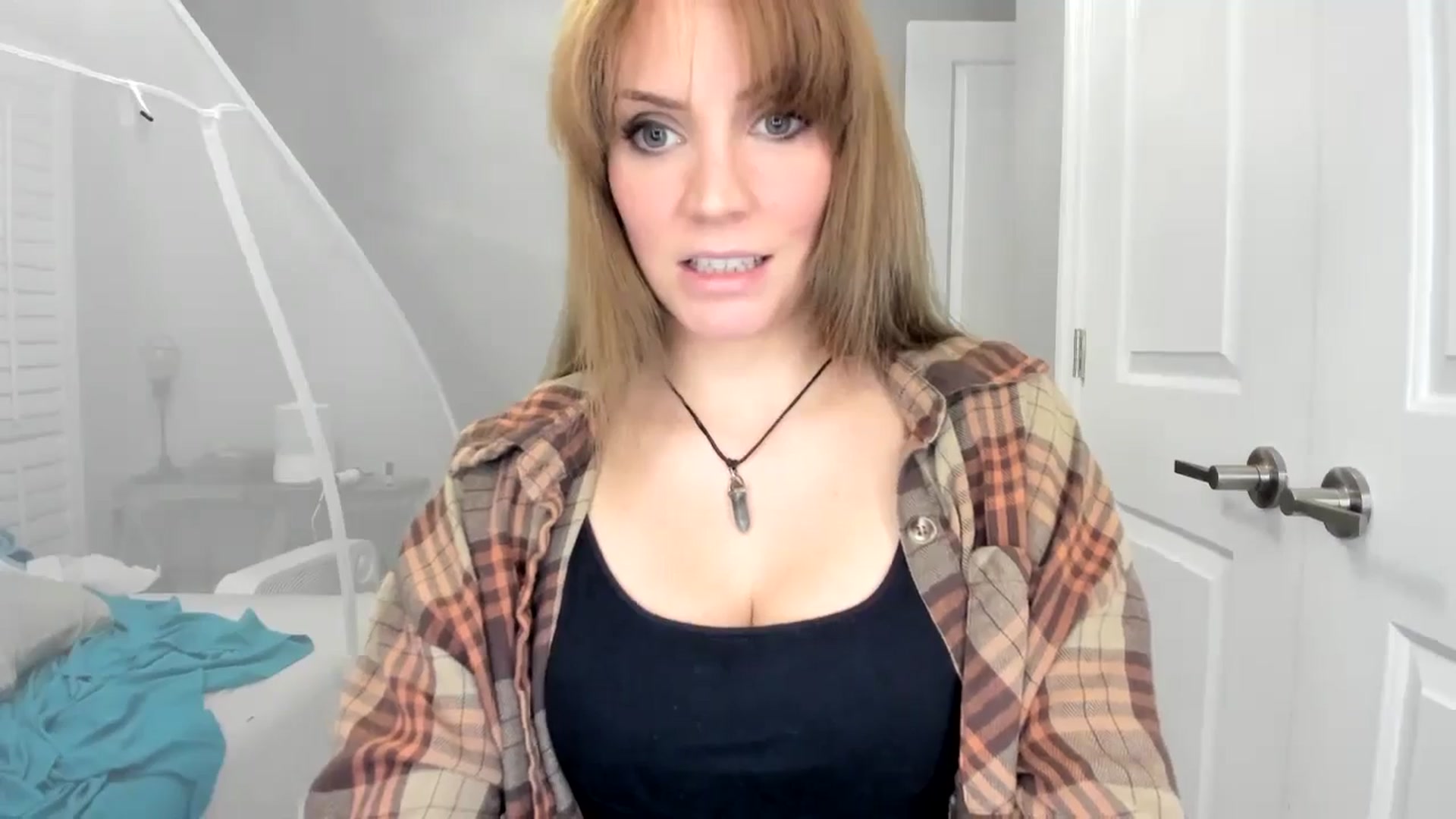 Gallery image thumbnail from Laurel's myfreecams stream on, 11/10/2024, 05:09 image 7 of 20