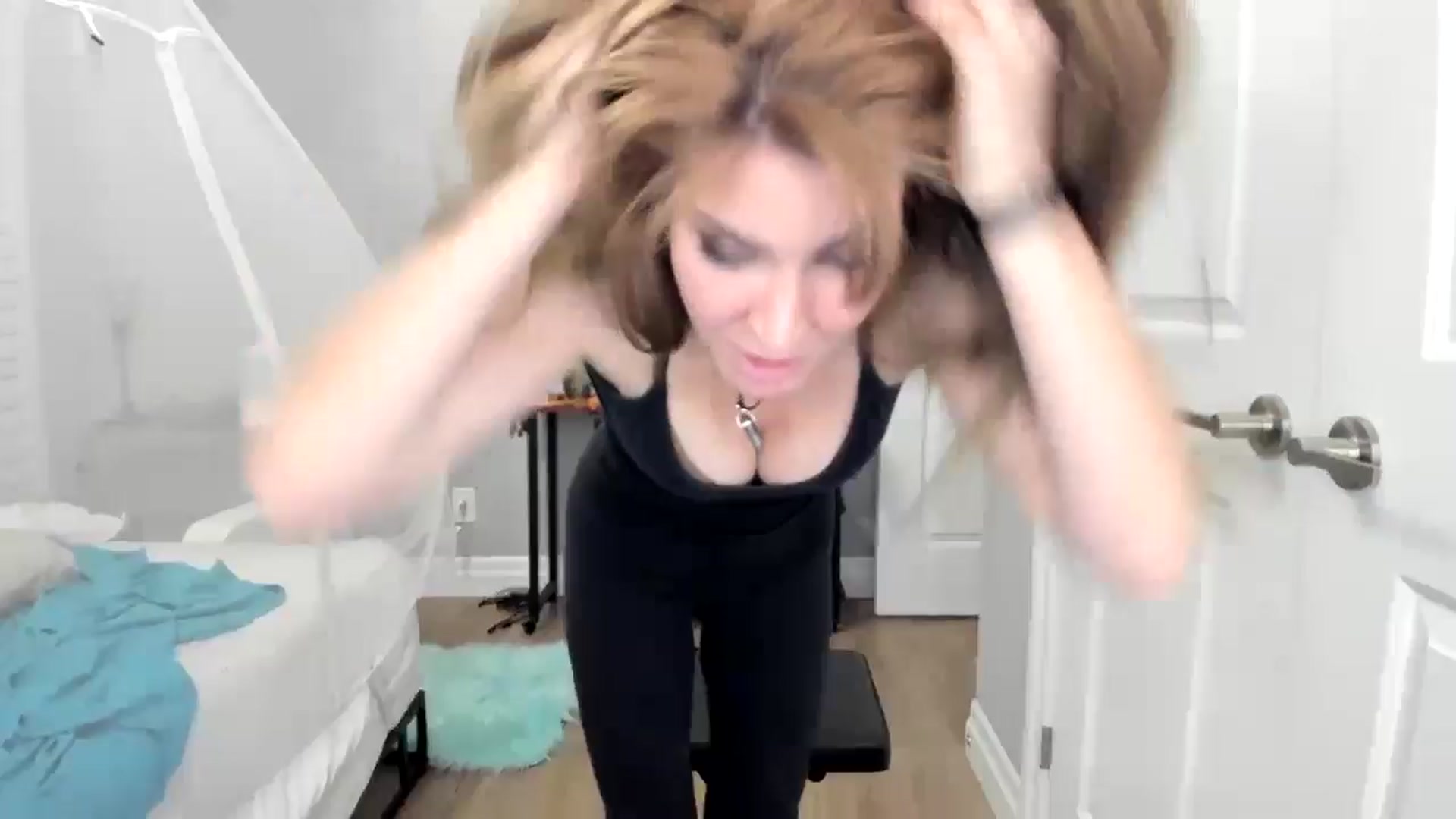 Gallery image thumbnail from Laurel's myfreecams stream on, 11/10/2024, 06:30 image 16 of 20