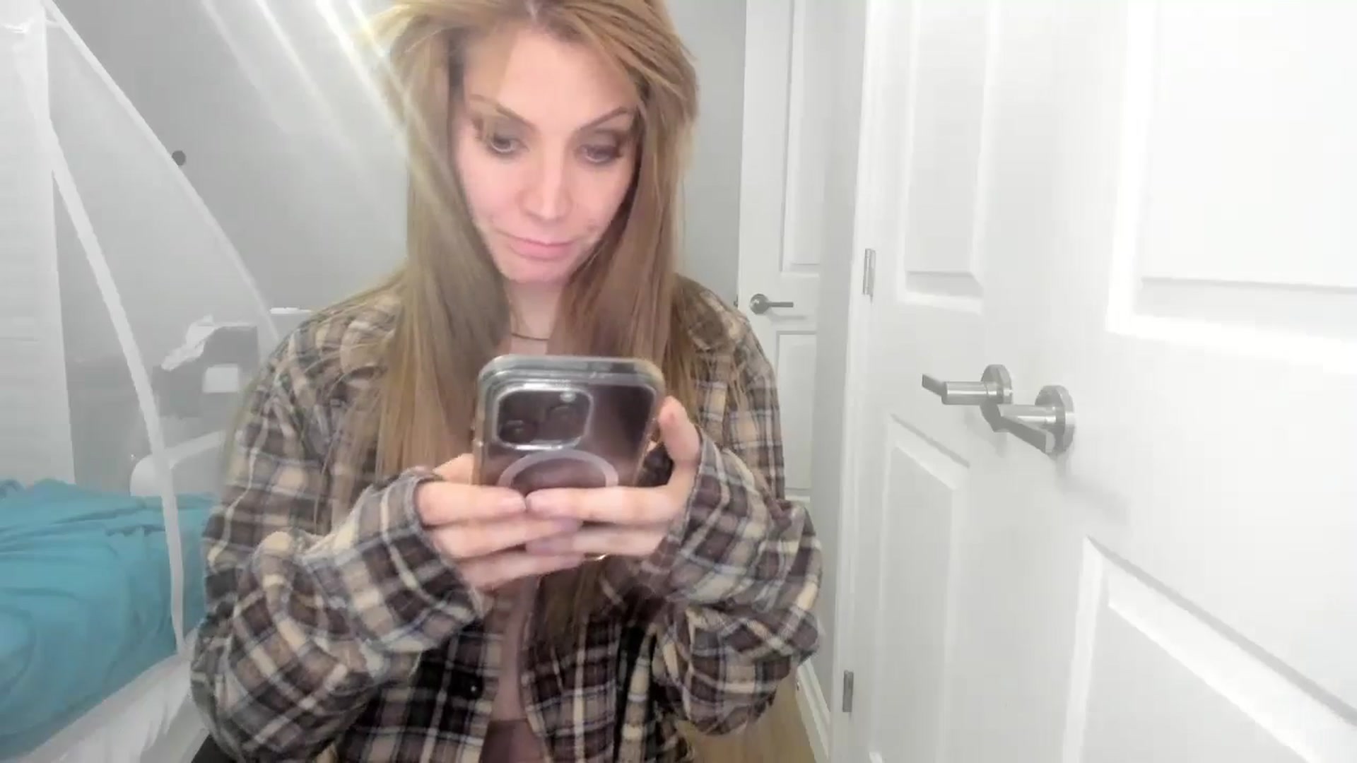 Gallery image thumbnail from Laurel's myfreecams stream on, 11/16/2024, 08:23 image 6 of 20