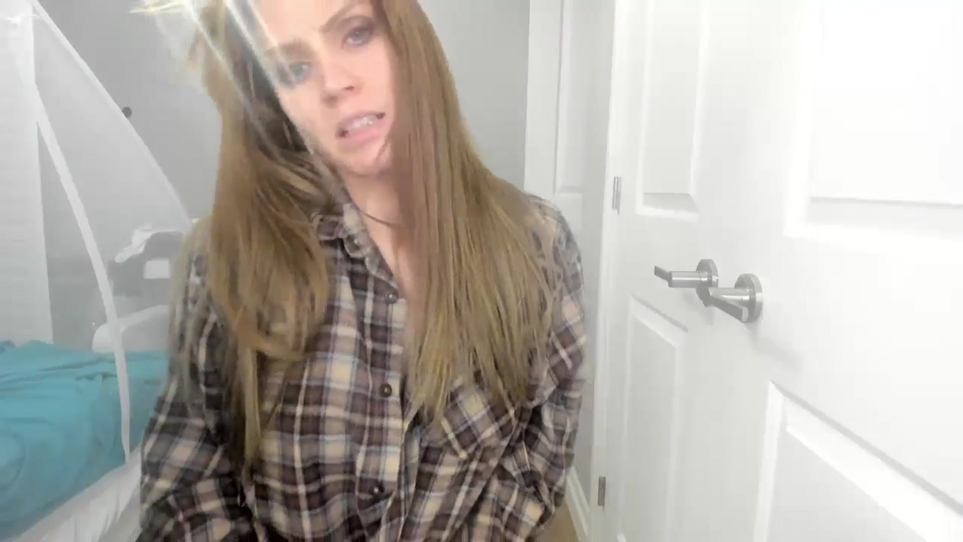 Gallery image thumbnail from Laurel's myfreecams stream on, 11/16/2024, 08:23 image 4 of 20