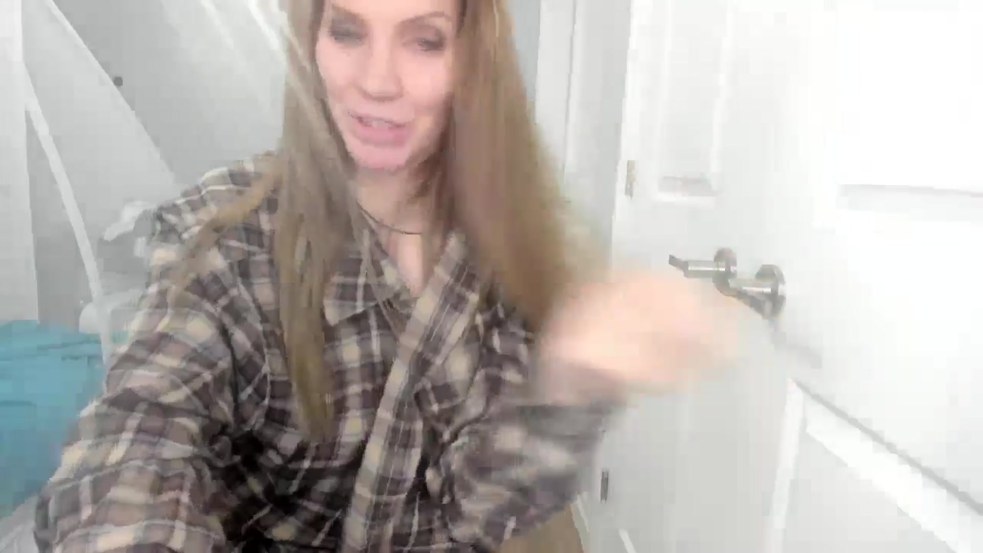 Gallery image thumbnail from Laurel's myfreecams stream on, 11/16/2024, 08:23 image 2 of 20