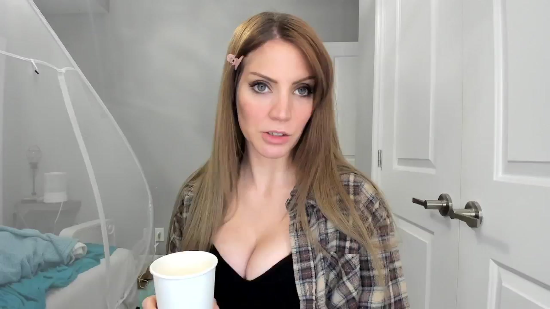 Gallery image thumbnail from Laurel's myfreecams stream on, 11/30/2024, 05:48 image 16 of 20