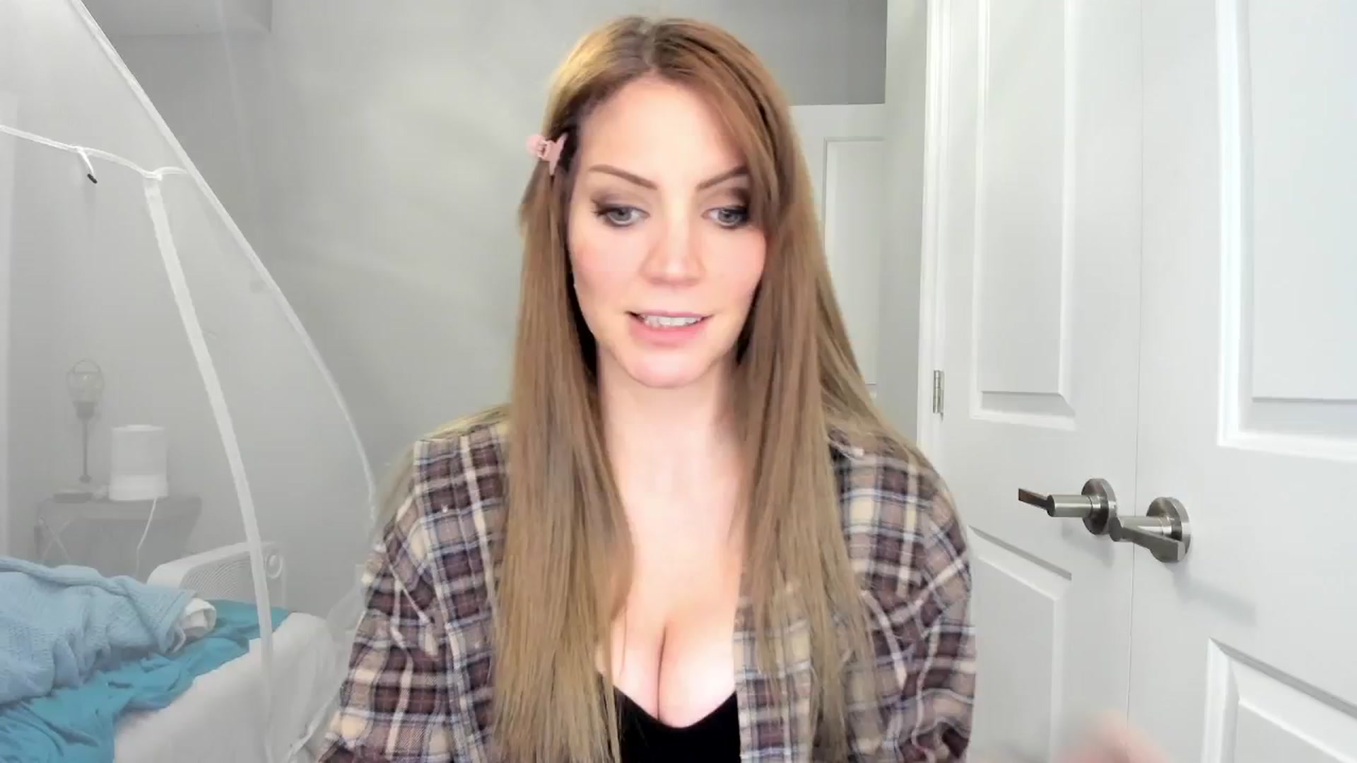 Gallery image thumbnail from Laurel's myfreecams stream on, 11/30/2024, 05:48 image 10 of 20