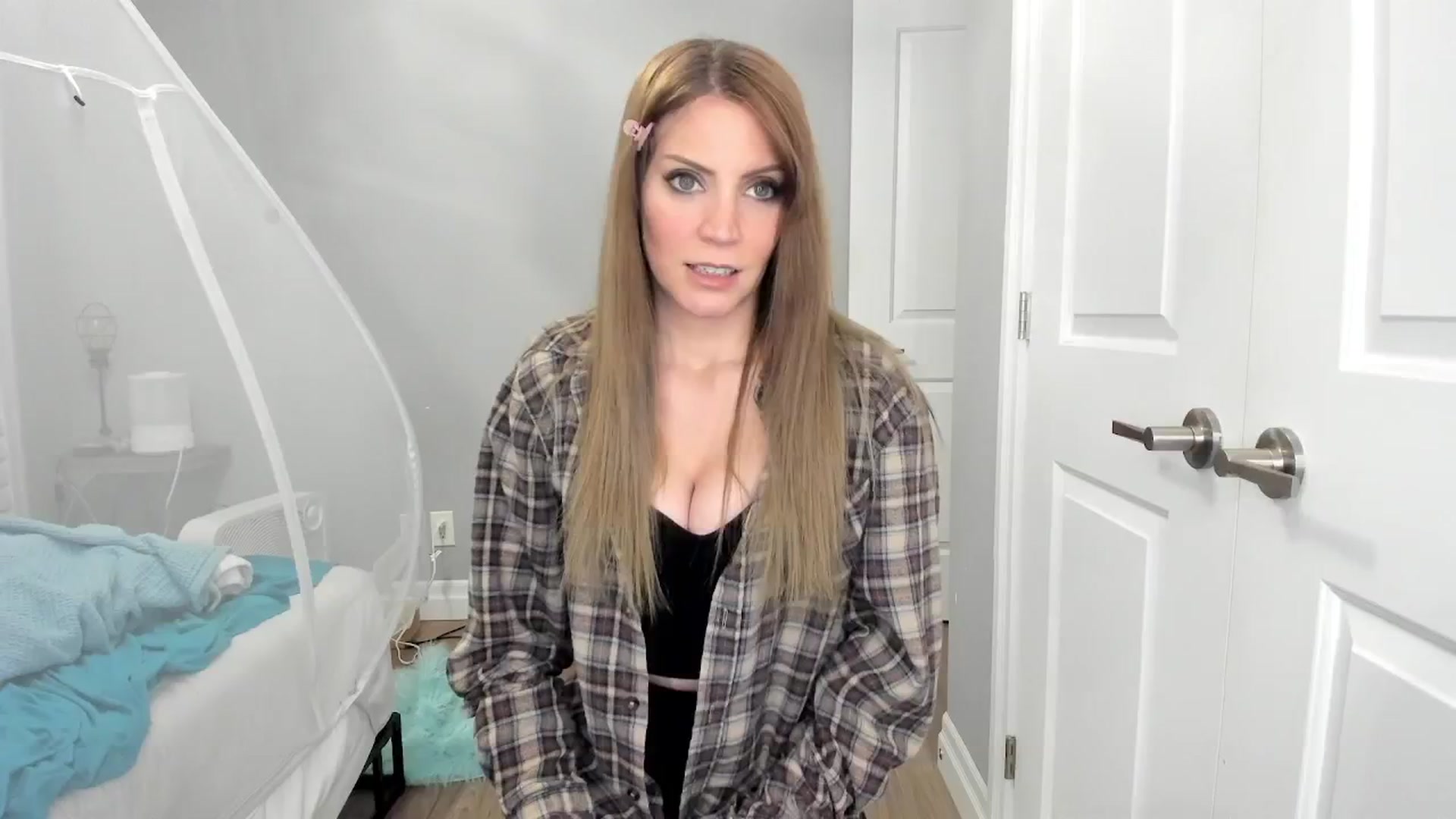 Gallery image thumbnail from Laurel's myfreecams stream on, 11/30/2024, 05:48 image 20 of 20