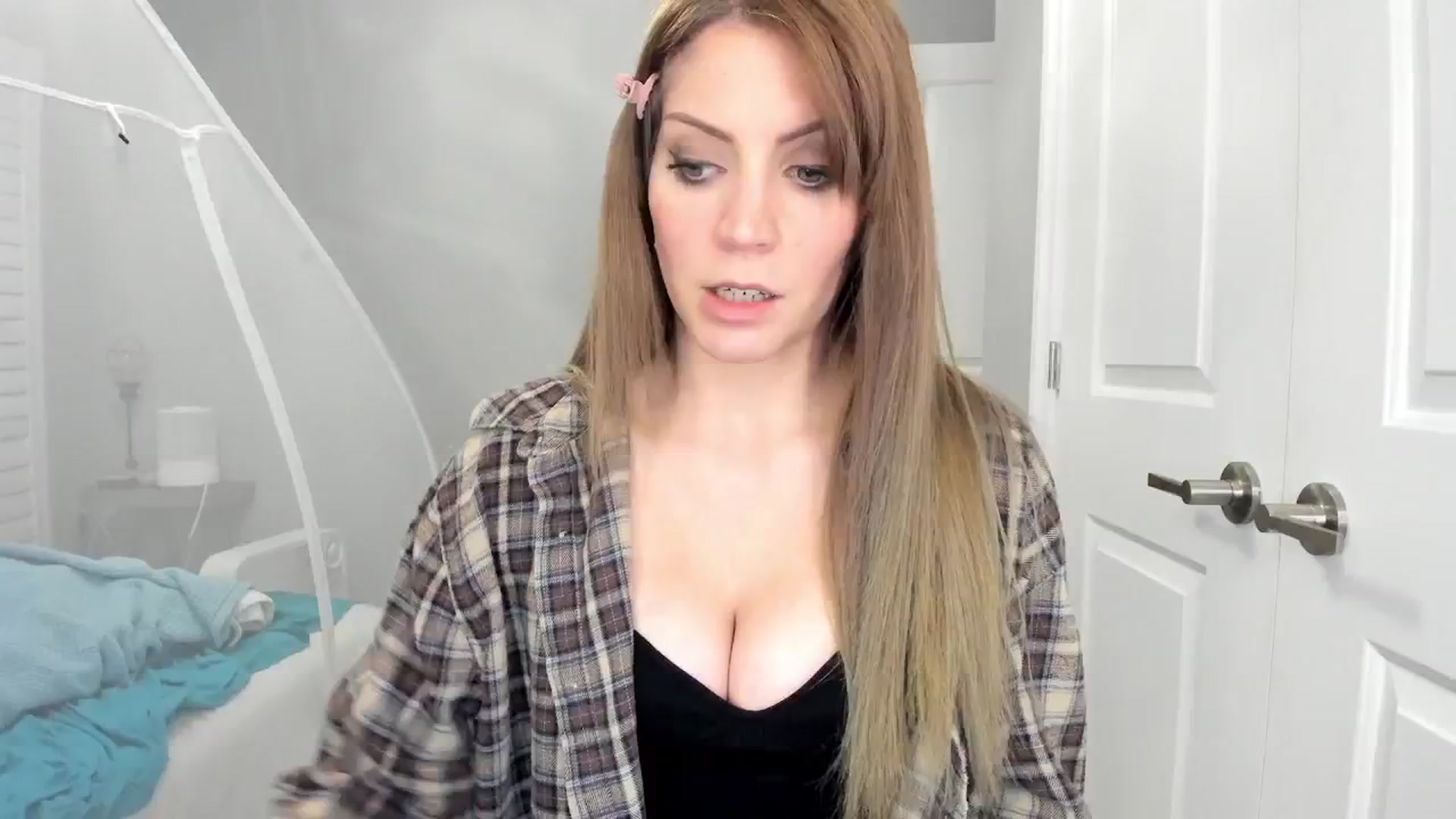Gallery image thumbnail from Laurel's myfreecams stream on, 11/30/2024, 06:17 image 5 of 20