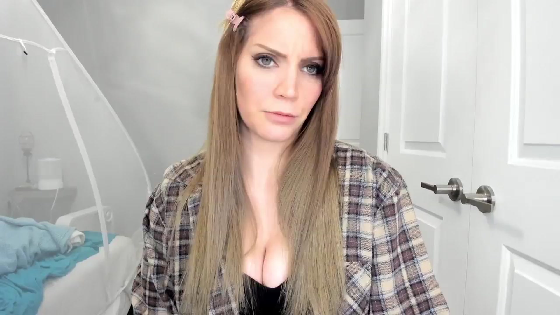 Gallery image thumbnail from Laurel's myfreecams stream on, 11/30/2024, 06:17 image 13 of 20