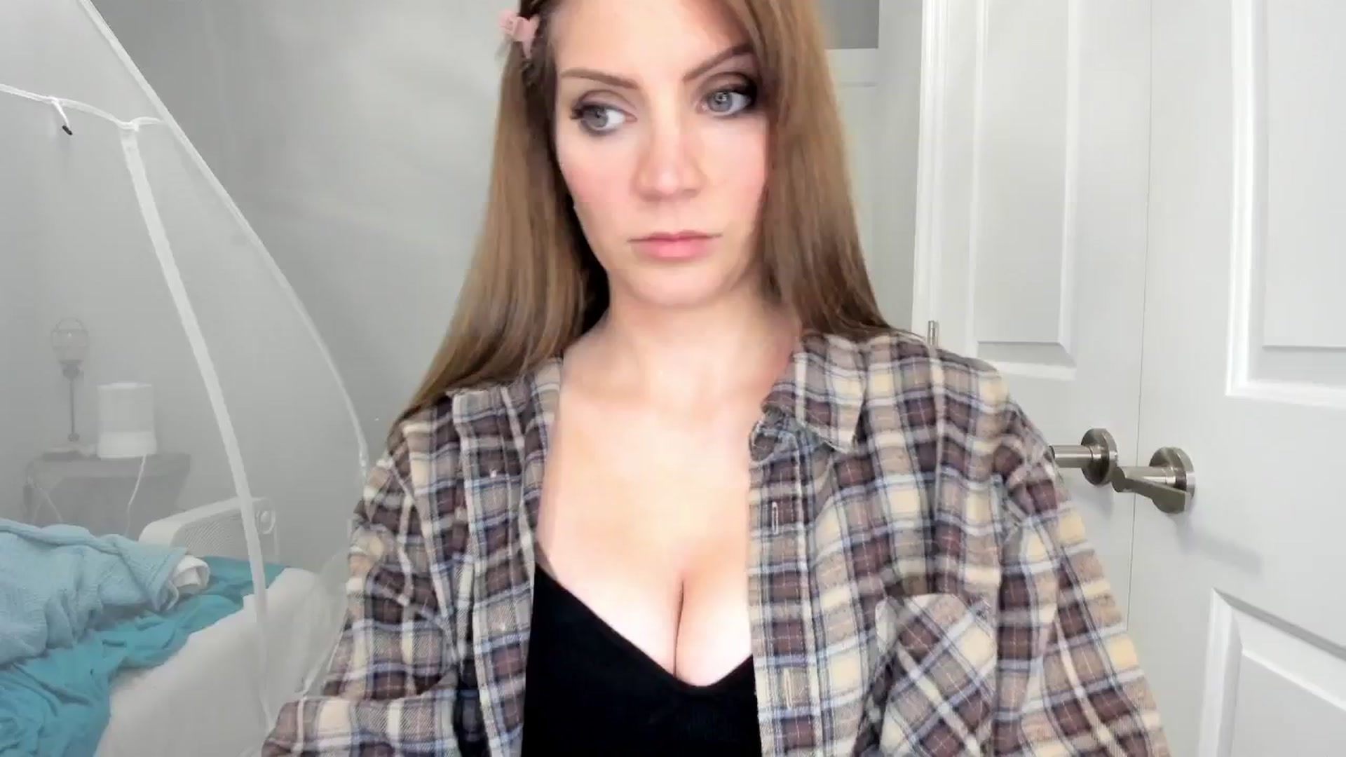 Gallery image thumbnail from Laurel's myfreecams stream on, 11/30/2024, 07:32 image 8 of 20