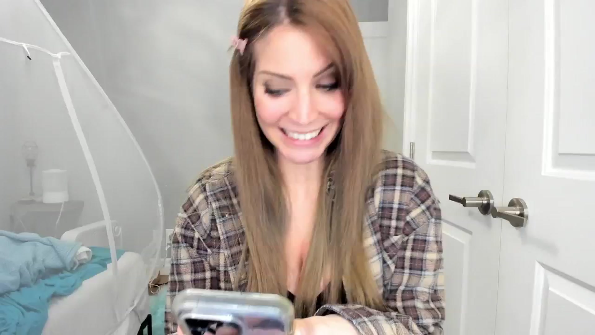Gallery image thumbnail from Laurel's myfreecams stream on, 11/30/2024, 07:32 image 6 of 20