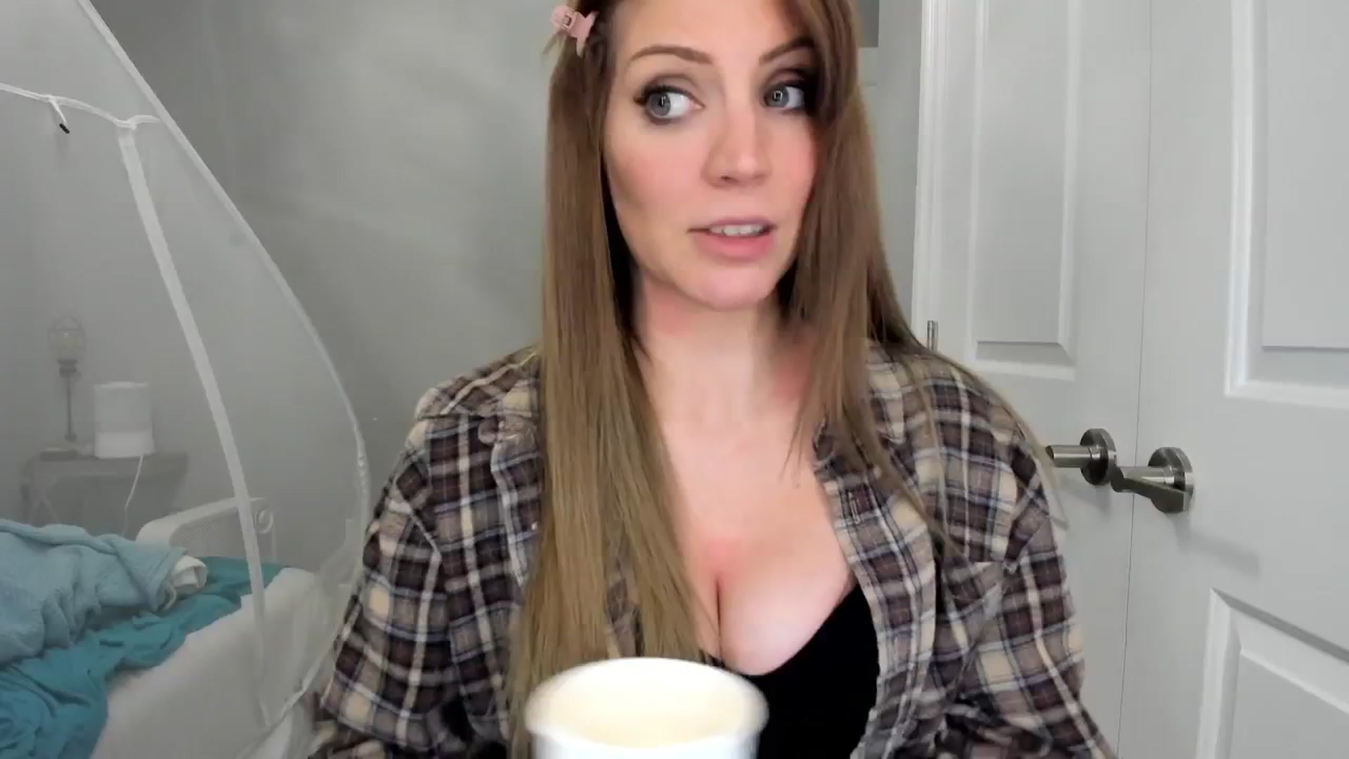 Gallery image thumbnail from Laurel's myfreecams stream on, 11/30/2024, 07:32 image 2 of 20