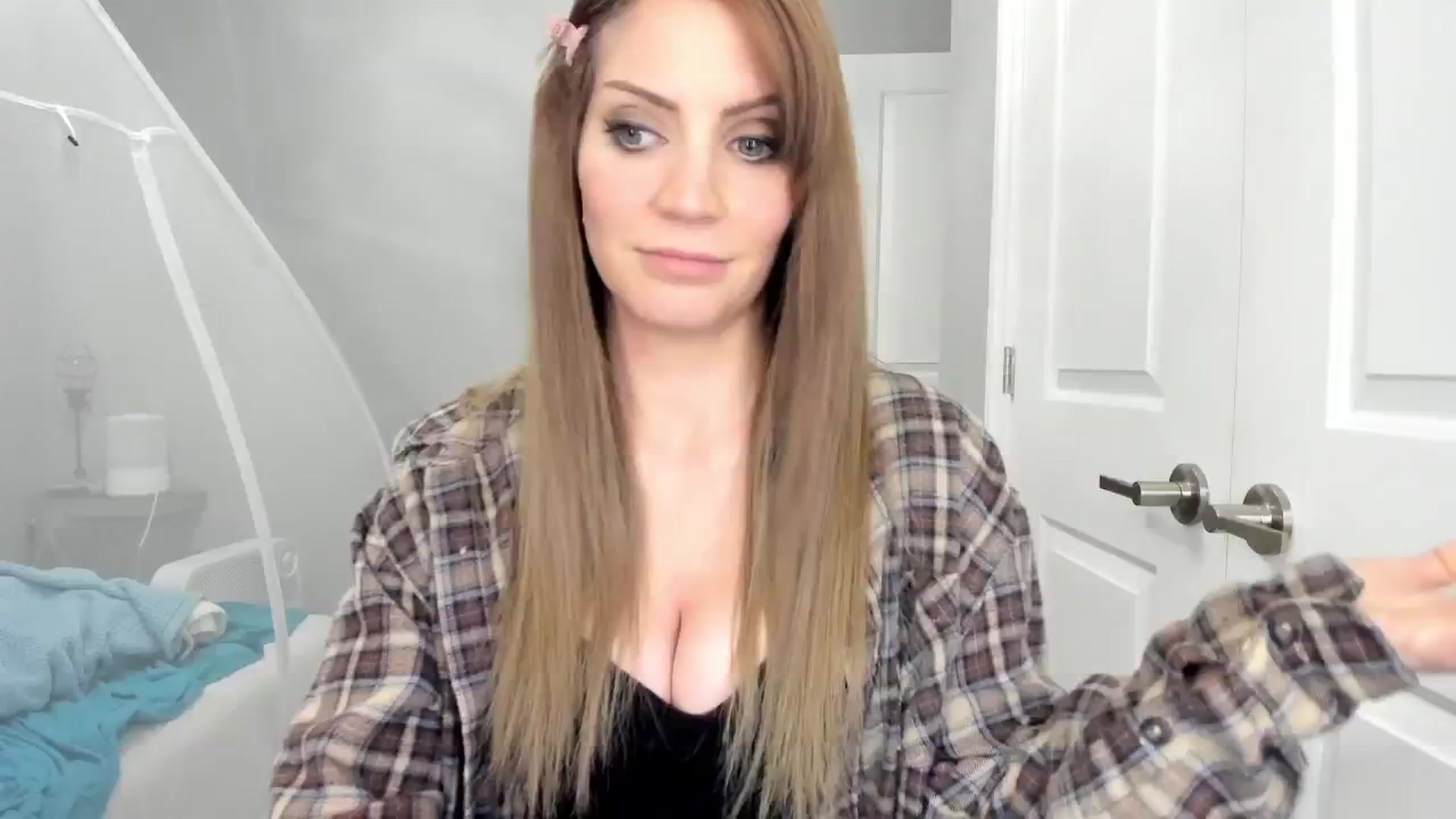 Gallery image thumbnail from Laurel's myfreecams stream on, 11/30/2024, 07:32 image 5 of 20