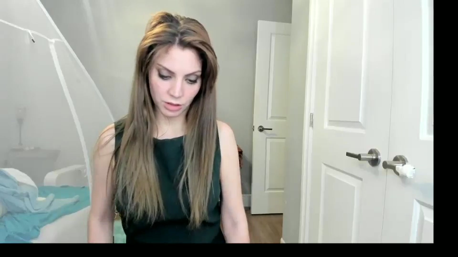 Gallery image thumbnail from Laurel's myfreecams stream on, 12/10/2024, 12:51 image 14 of 20