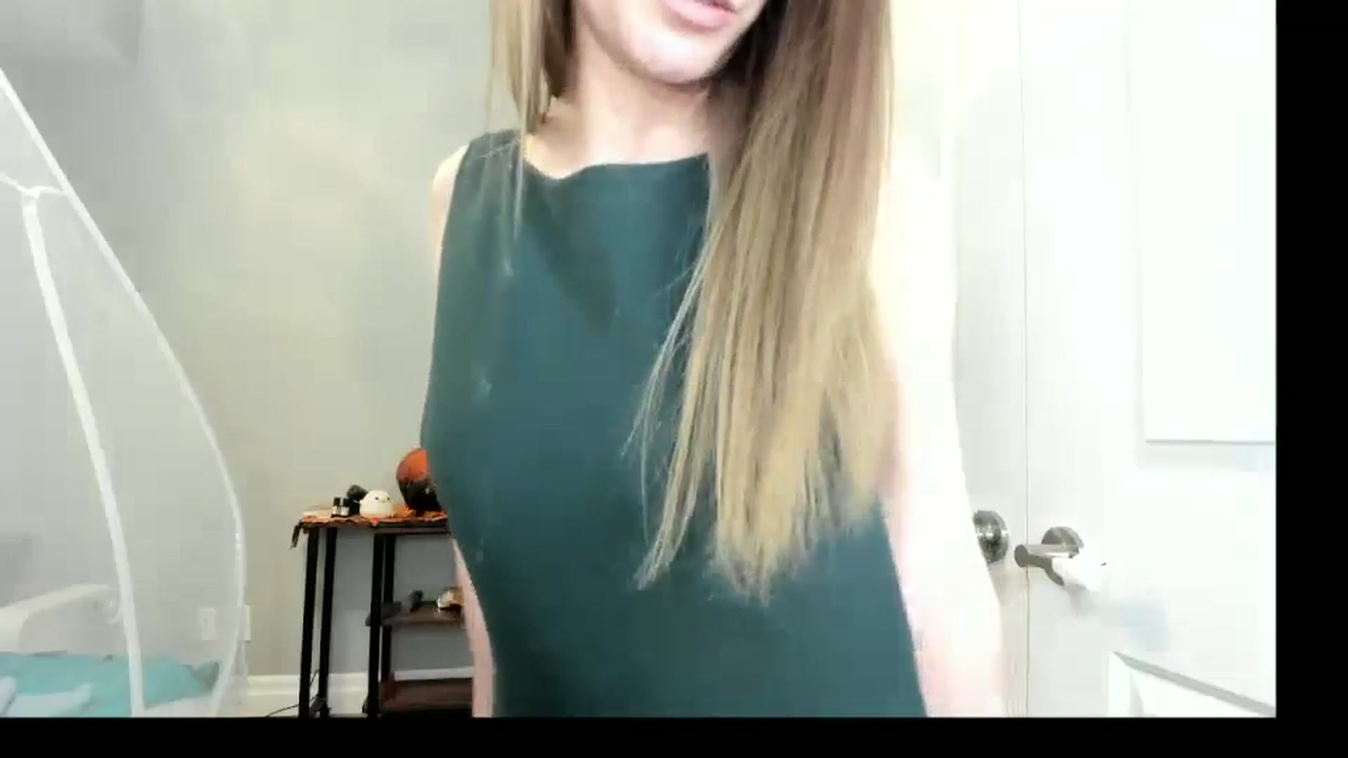 Gallery image thumbnail from Laurel's myfreecams stream on, 12/10/2024, 12:51 image 11 of 20
