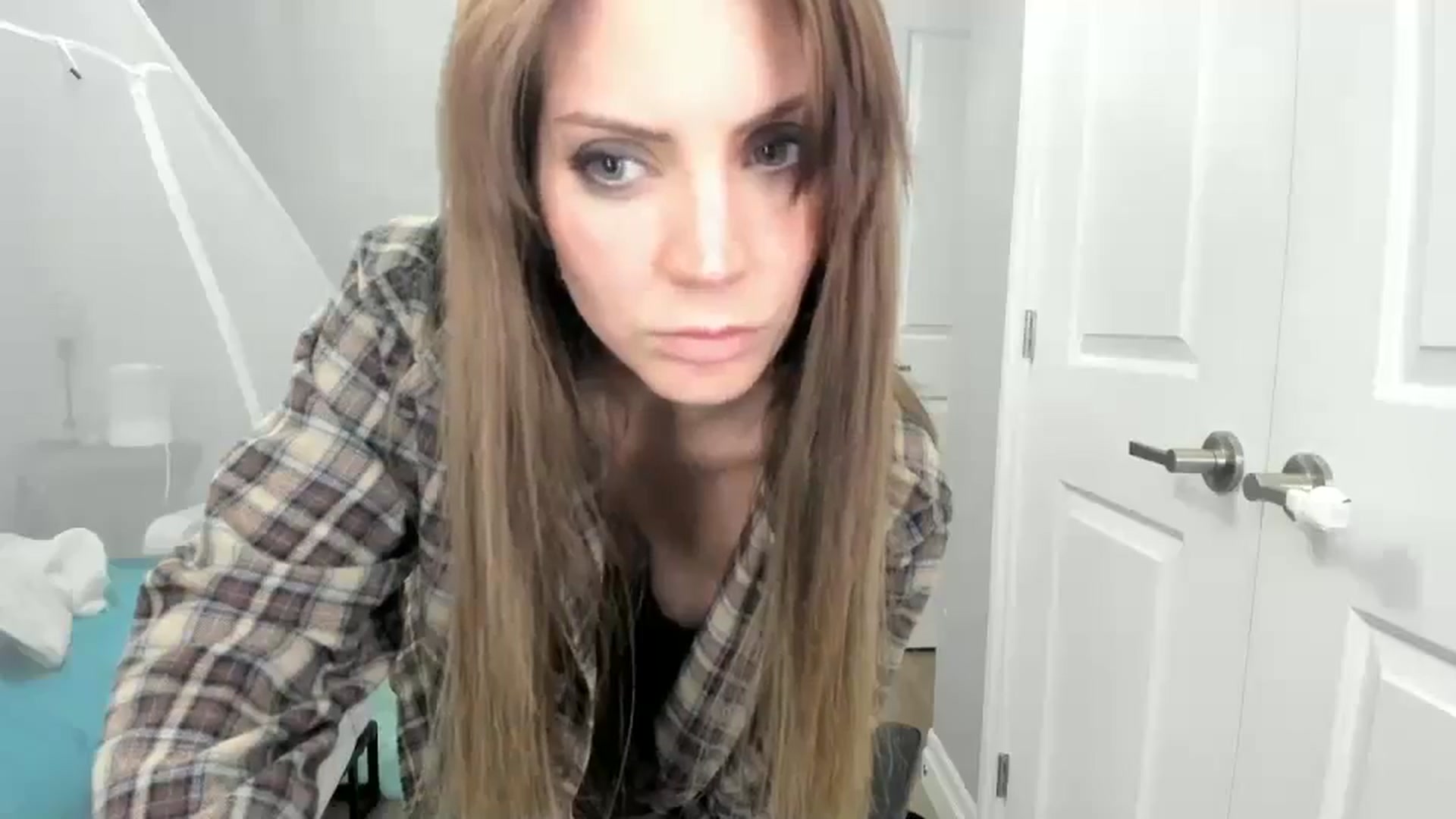 Gallery image thumbnail from Laurel's myfreecams stream on, 12/13/2024, 10:27 image 13 of 20