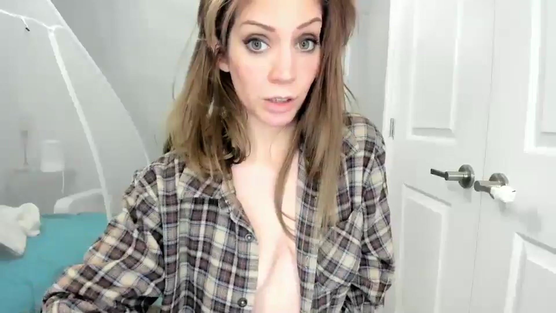 Gallery image thumbnail from Laurel's myfreecams stream on, 12/13/2024, 10:27 image 12 of 20