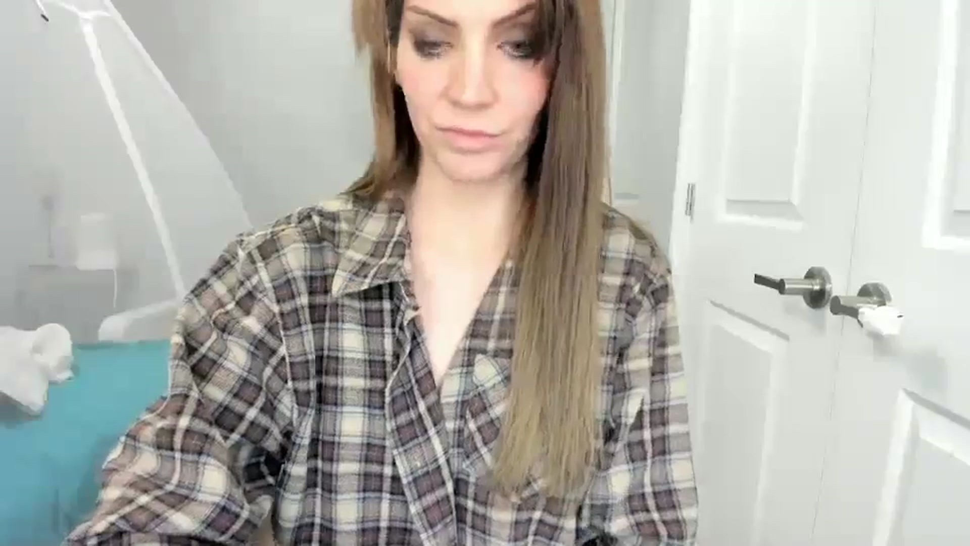 Gallery image thumbnail from Laurel's myfreecams stream on, 12/13/2024, 10:27 image 17 of 20