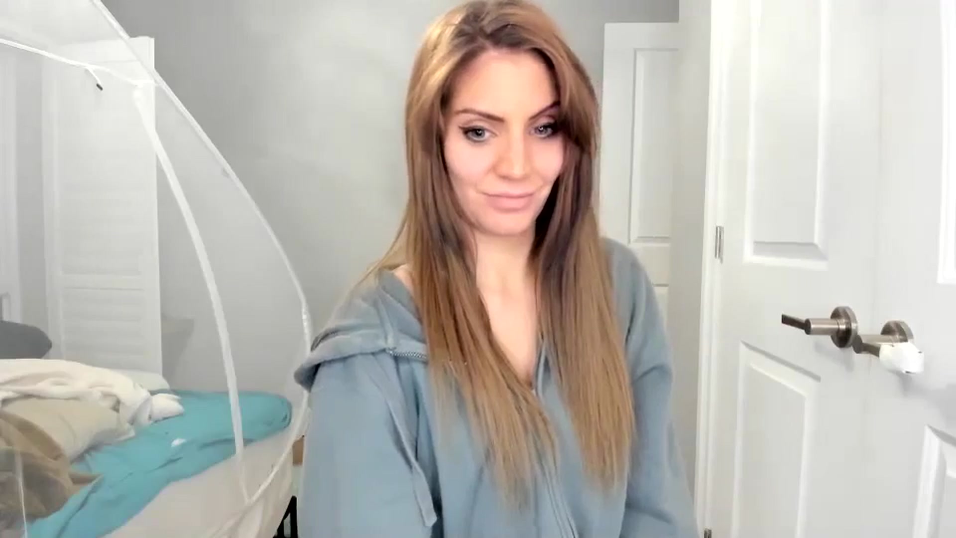 Gallery image thumbnail from Laurel's myfreecams stream on, 12/27/2024, 10:55 image 2 of 20
