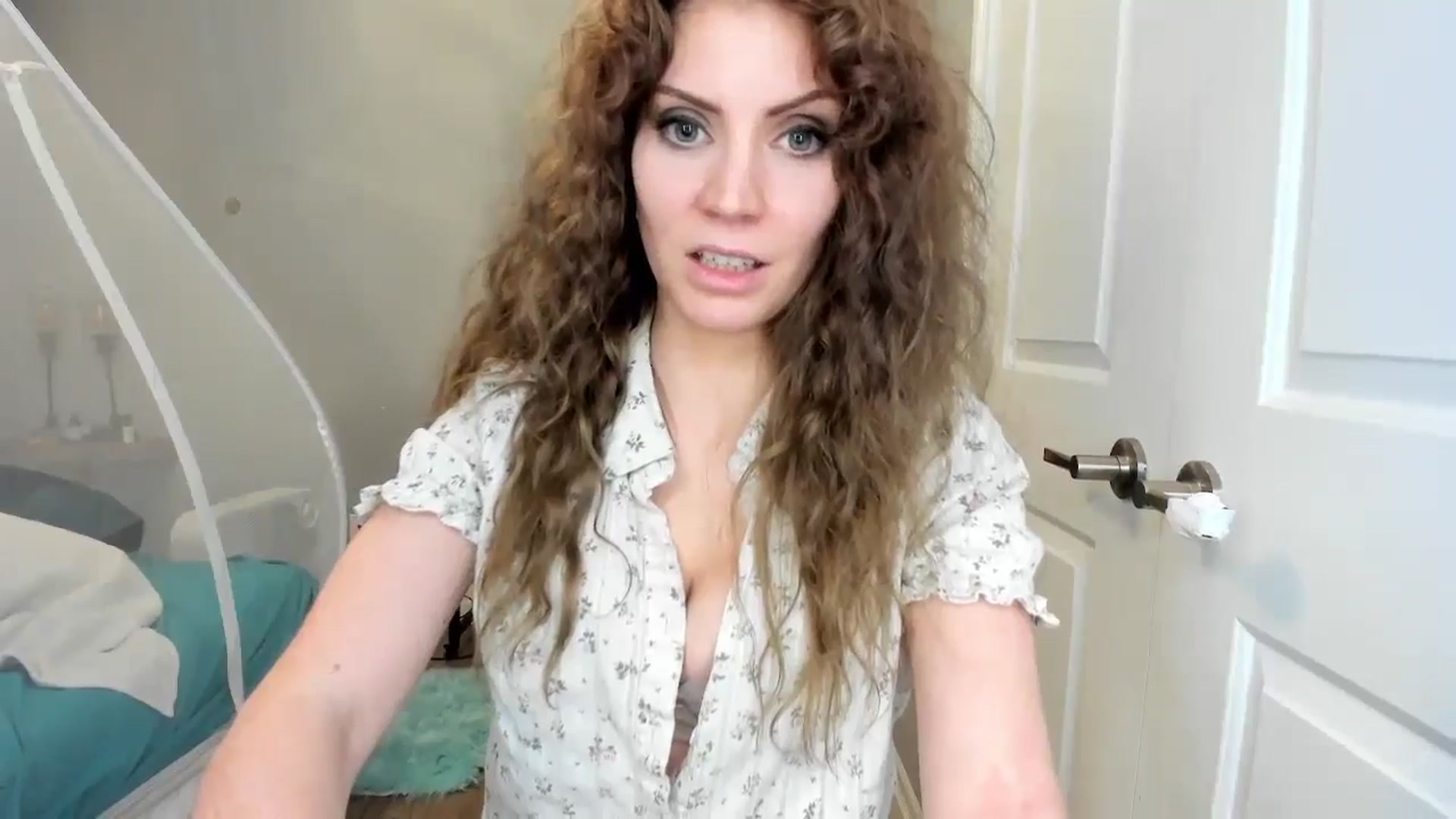 Gallery image thumbnail from Laurel's myfreecams stream on, 01/03/2025, 05:45 image 18 of 20