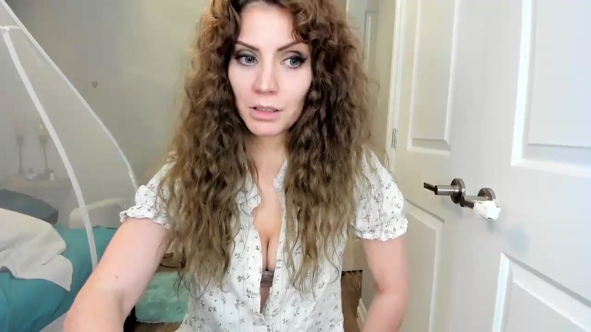 Gallery image thumbnail from Laurel's myfreecams stream on, 01/03/2025, 05:45 image 17 of 20