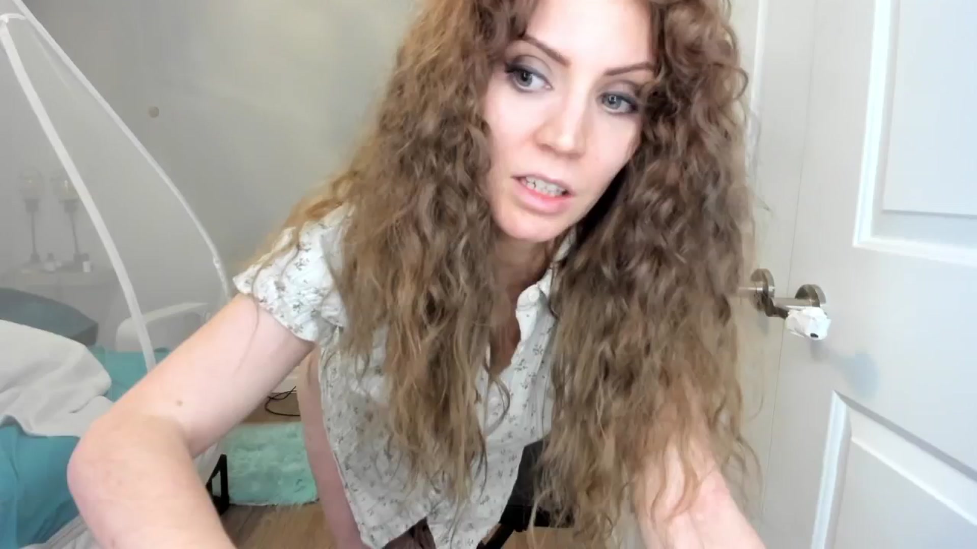 Gallery image thumbnail from Laurel's myfreecams stream on, 01/03/2025, 09:26 image 1 of 20