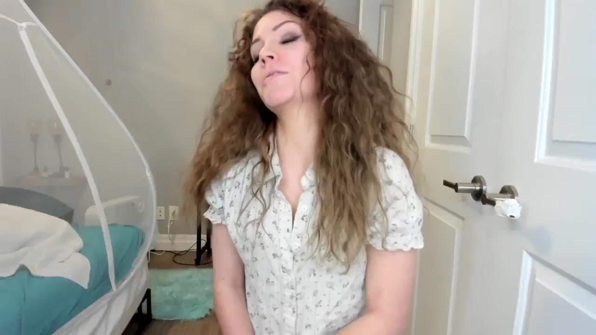 Gallery image thumbnail from Laurel's myfreecams stream on, 01/03/2025, 09:26 image 10 of 20