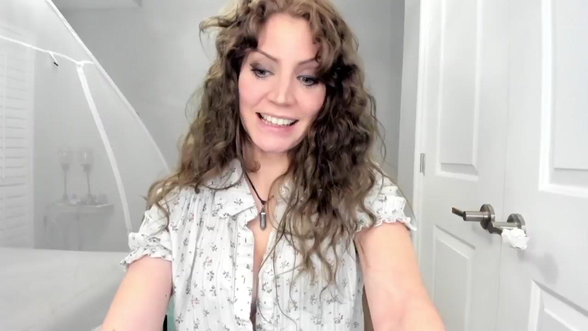 Gallery image thumbnail from Laurel's myfreecams stream on, 01/11/2025, 07:04 image 10 of 20