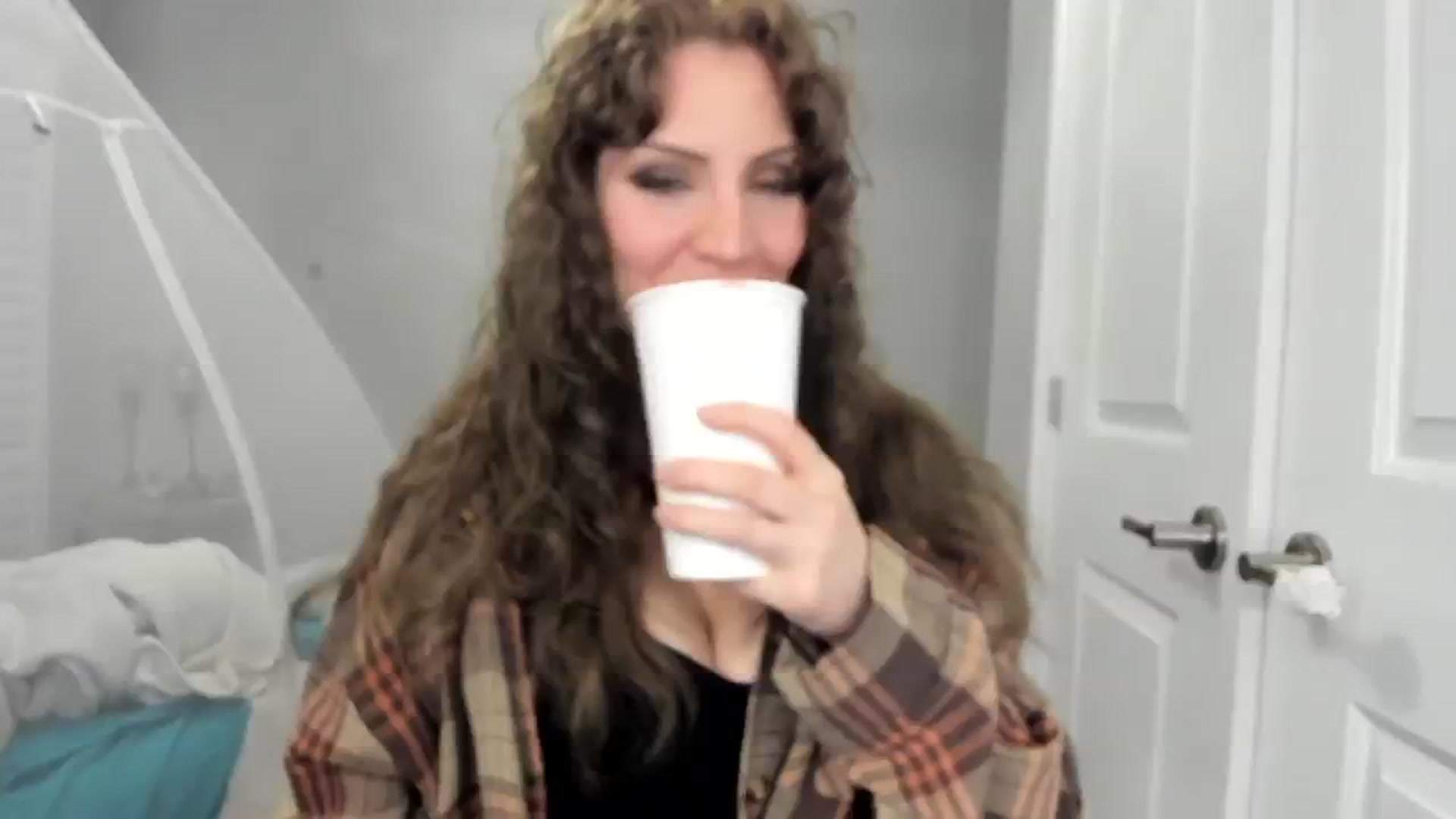 Gallery image thumbnail from Laurel's myfreecams stream on, 01/12/2025, 06:17 image 2 of 20