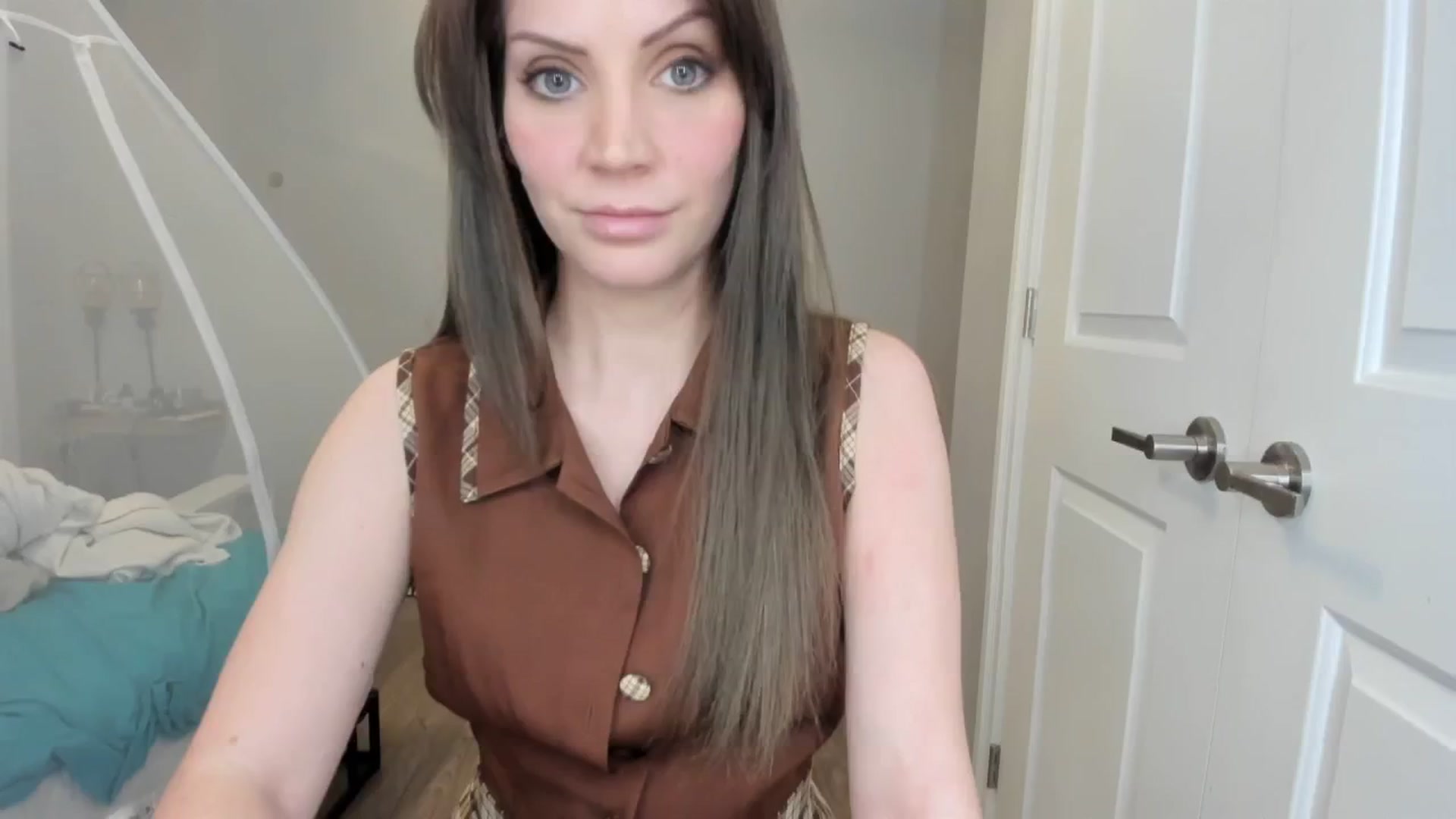 Gallery image thumbnail from Laurel's myfreecams stream on, 01/17/2025, 06:34 image 12 of 20