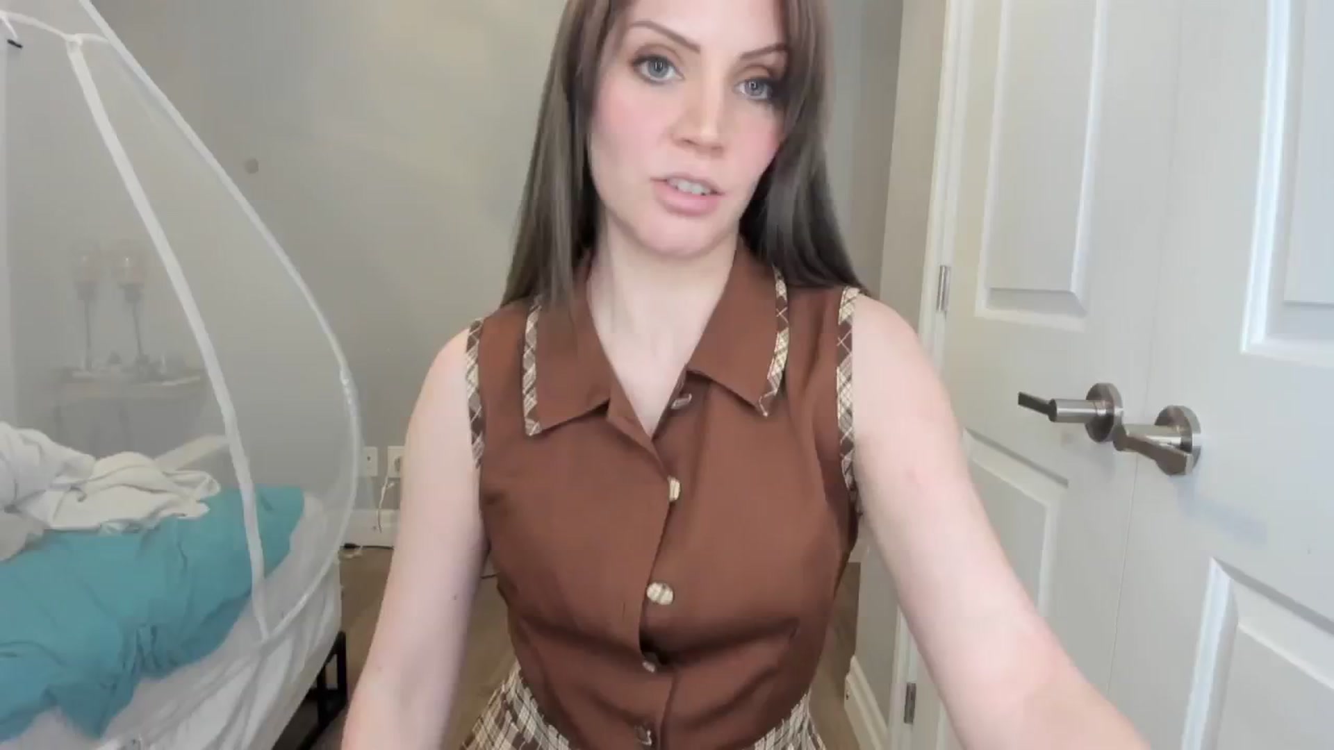 Gallery image thumbnail from Laurel's myfreecams stream on, 01/17/2025, 06:34 image 15 of 20