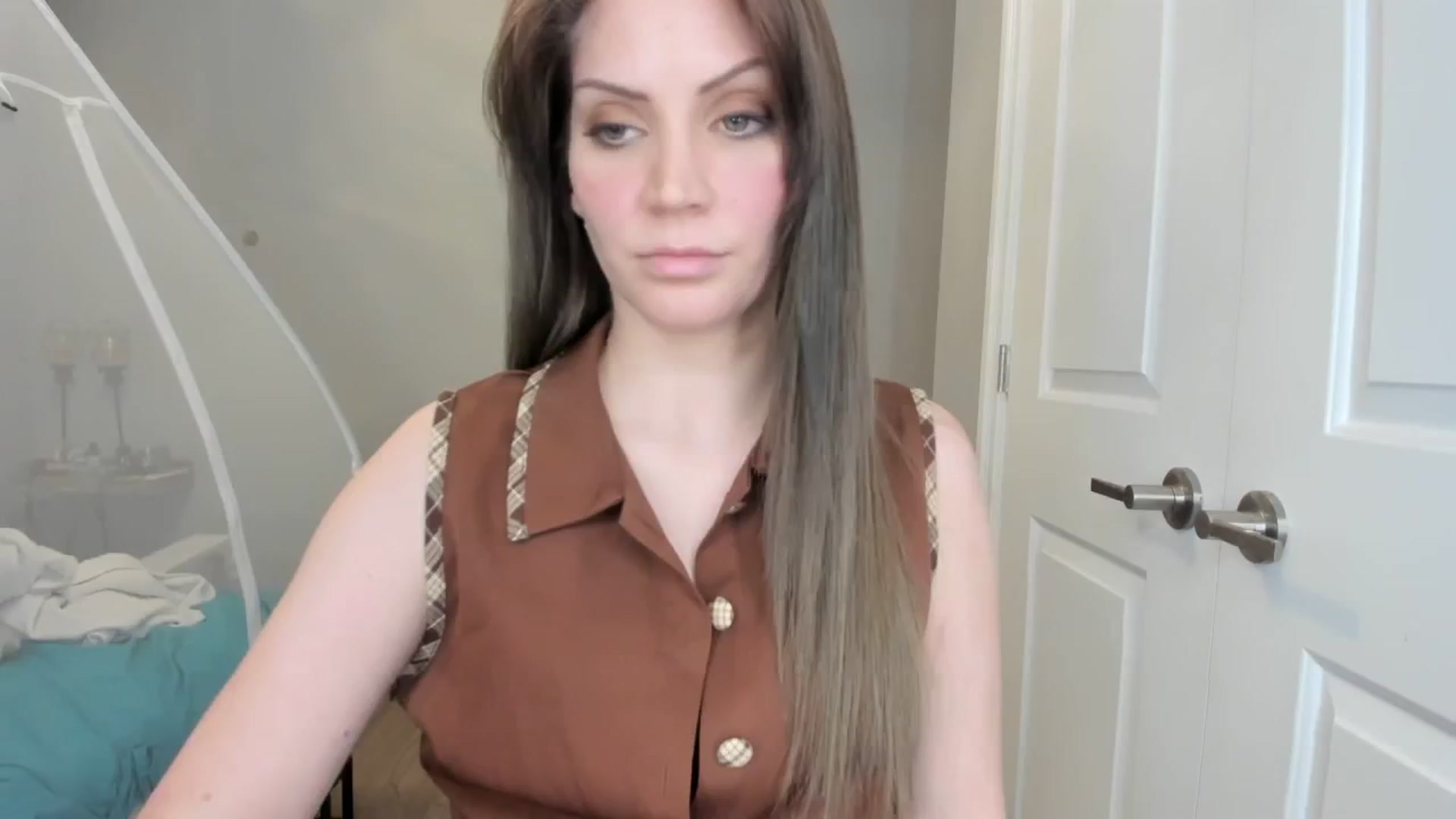 Gallery image thumbnail from Laurel's myfreecams stream on, 01/17/2025, 08:26 image 4 of 20