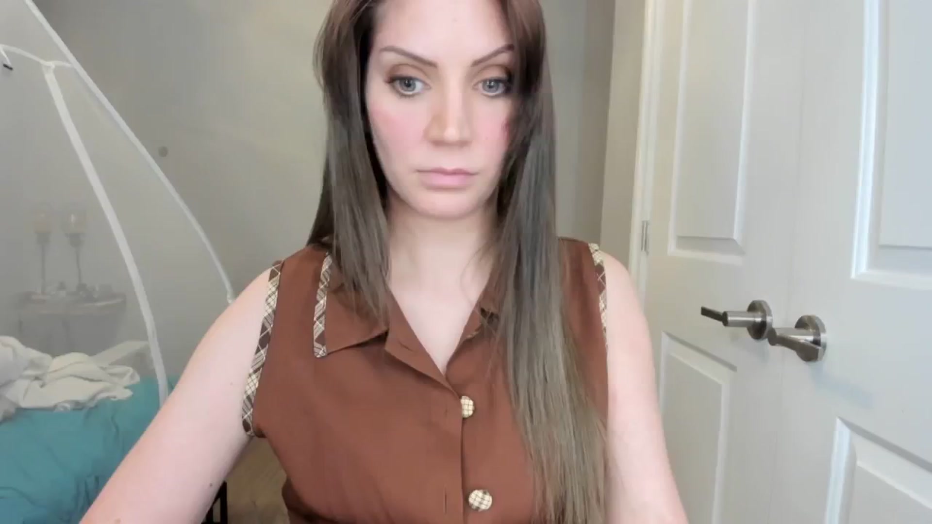 Gallery image thumbnail from Laurel's myfreecams stream on, 01/17/2025, 08:26 image 5 of 20
